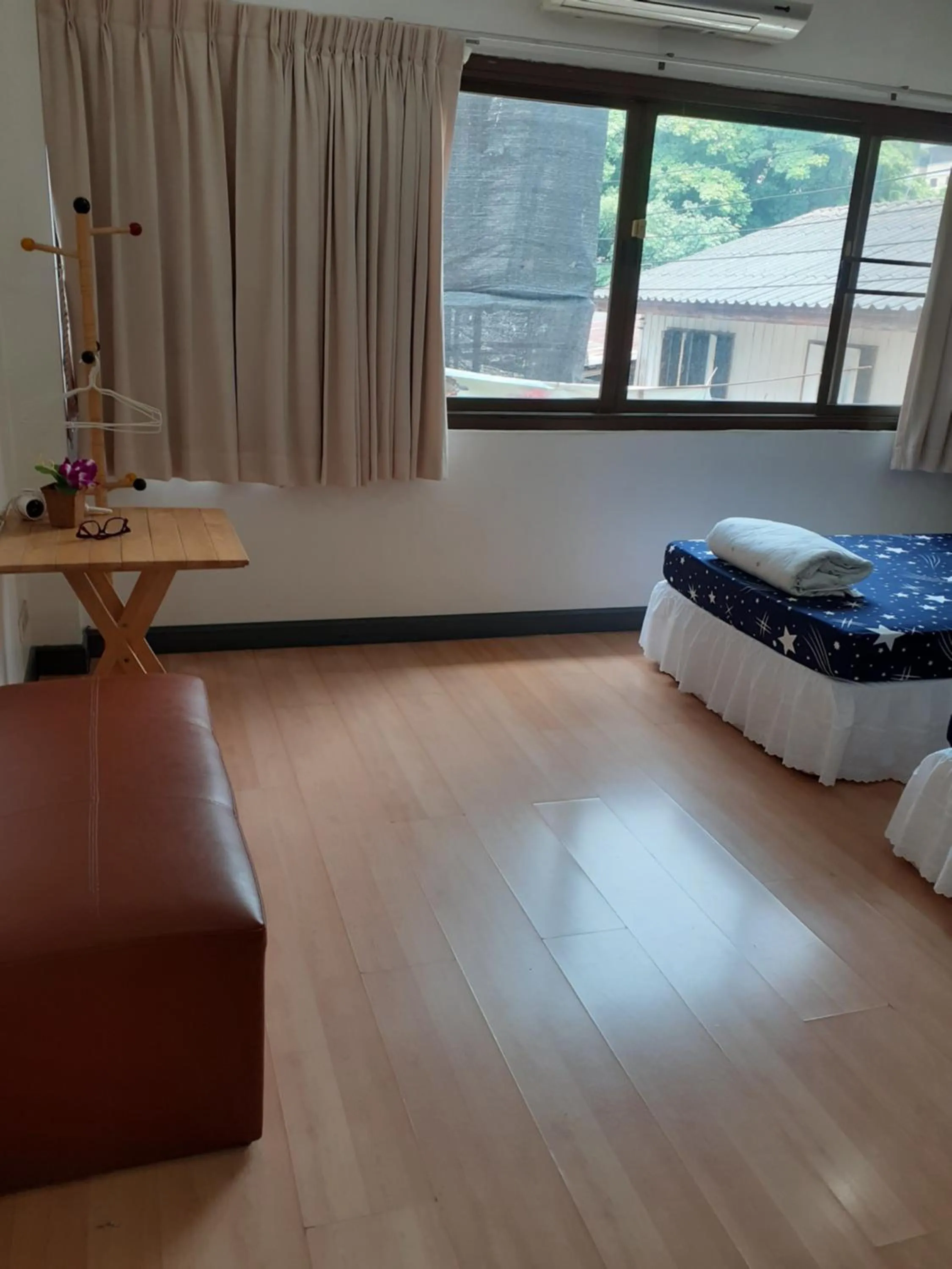 Bedroom, Bed in BaanSu Hostel