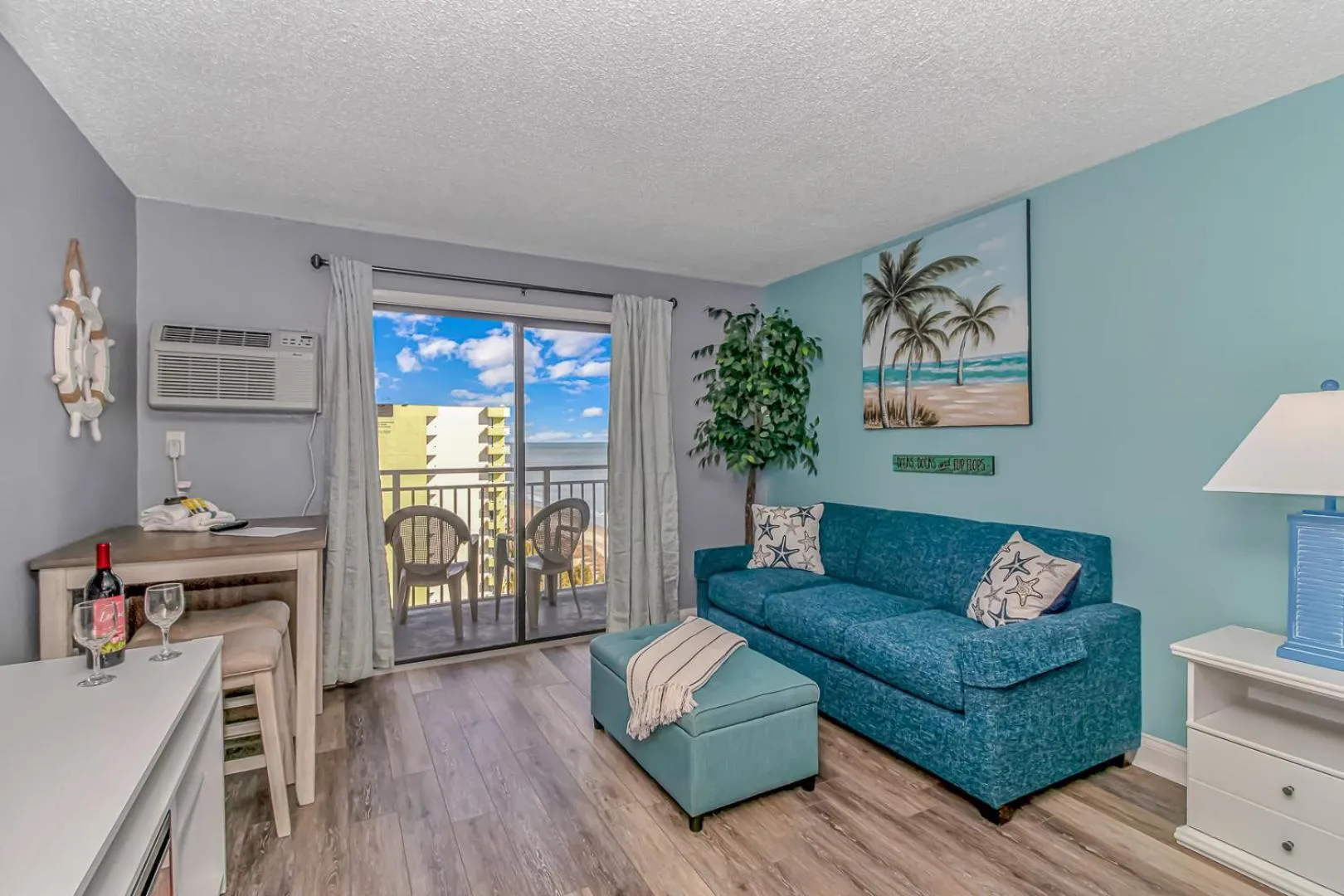 Living room in Sea Mist 51302