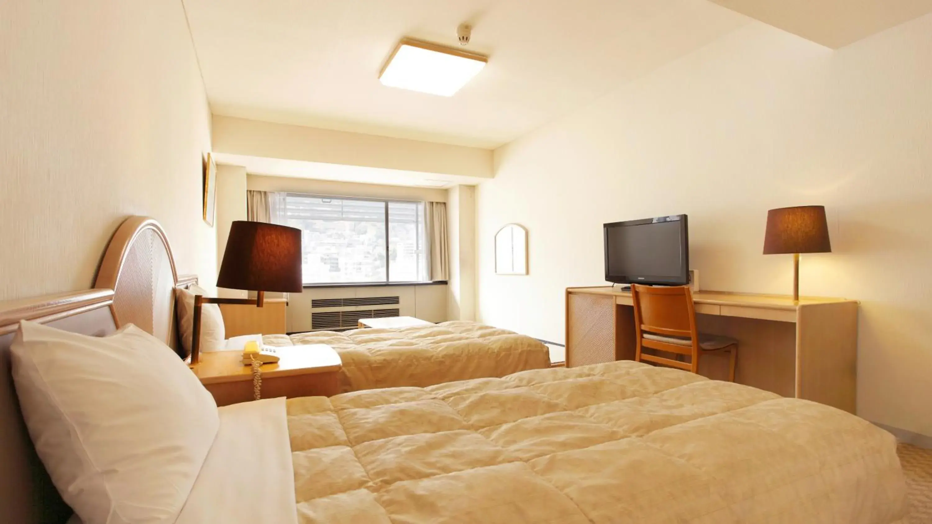 Japanese-Western Style Twin Room(Twin Room + 6 tatami) in Atami New Fujiya Hotel Japanese-Western Style Twin Room(Twin Room + 6 tatami) in Atami New Fujiya Hotel