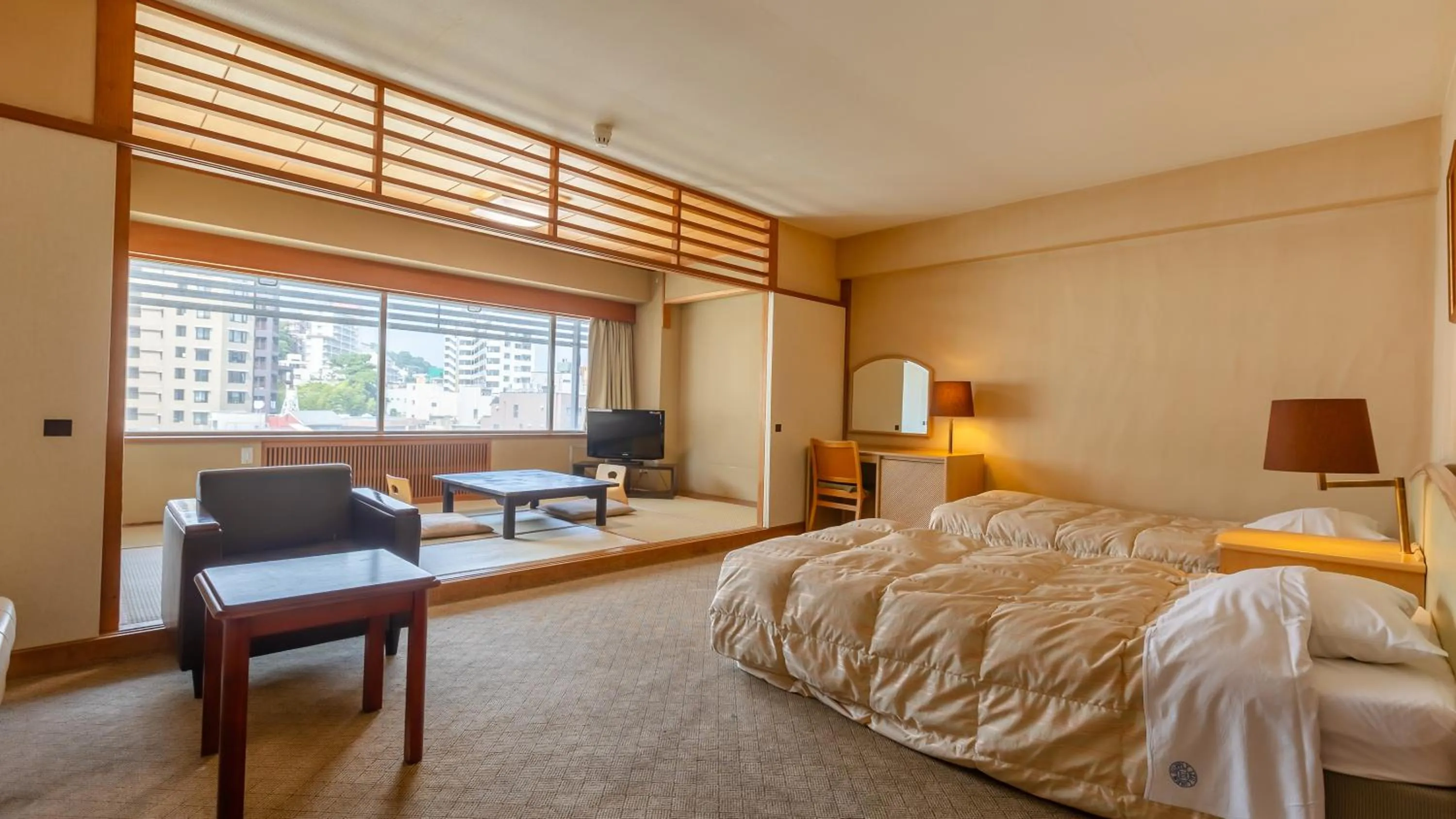 Bed in Atami New Fujiya Hotel