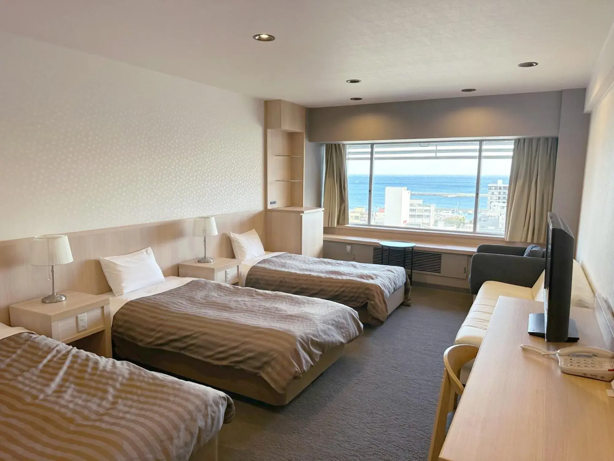 Superior Triple Room with Sea View in Atami New Fujiya Hotel Superior Triple Room with Sea View in Atami New Fujiya Hotel