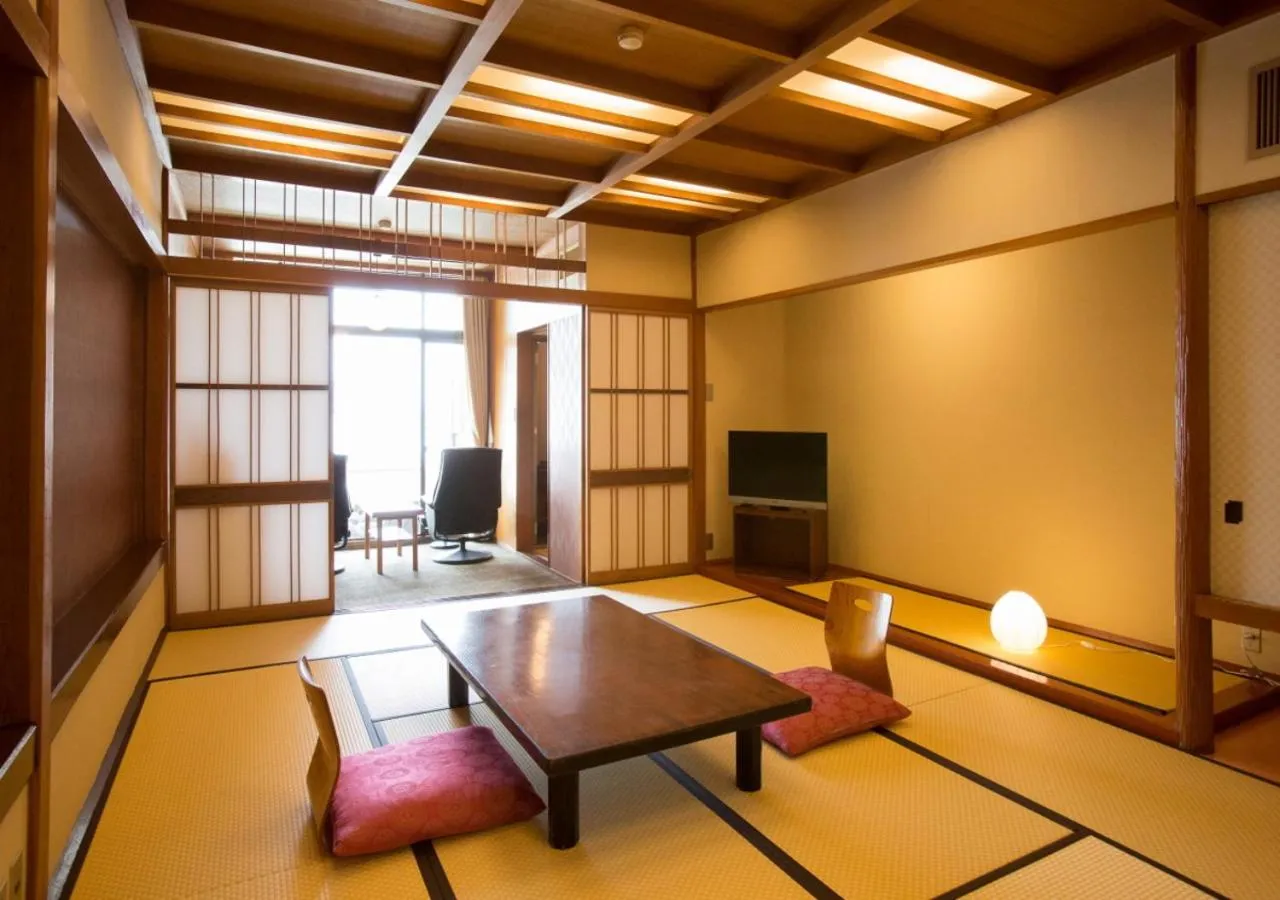 Photo of the whole room in Atami Kinjokan