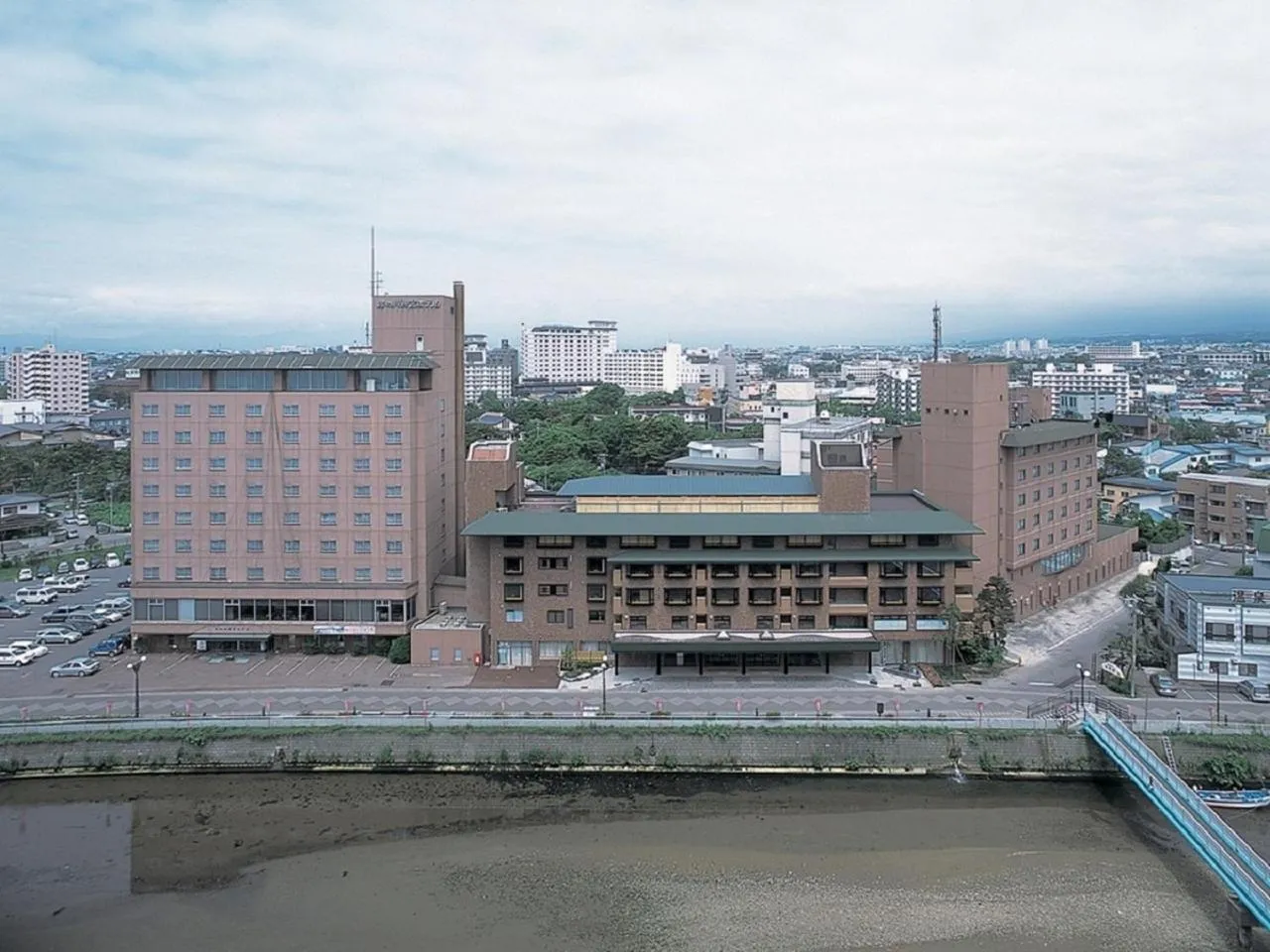 Facade/entrance in Yunokawa Kanko Hotel Shoen