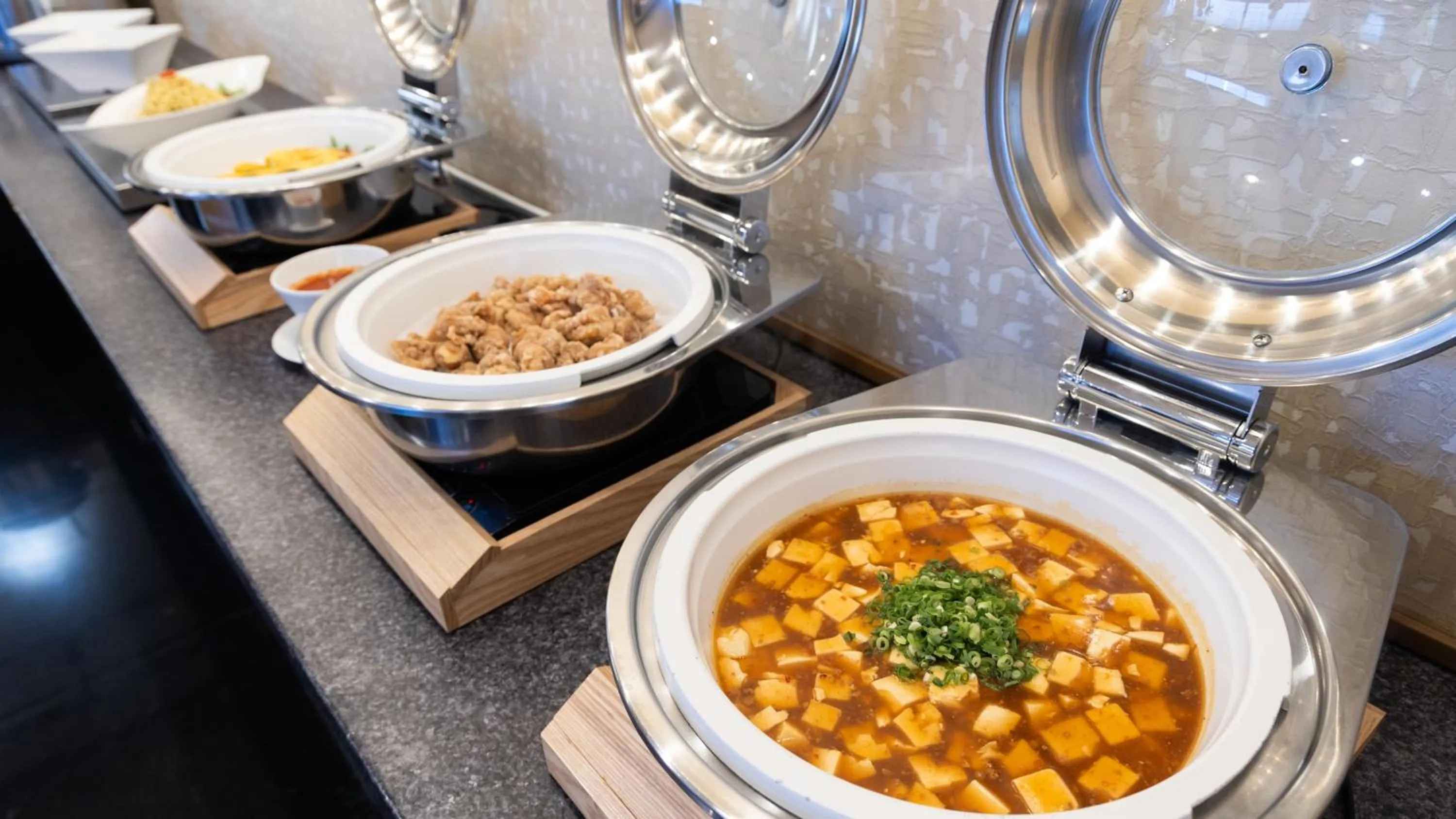 Restaurant/places to eat in Atami Season Hotel