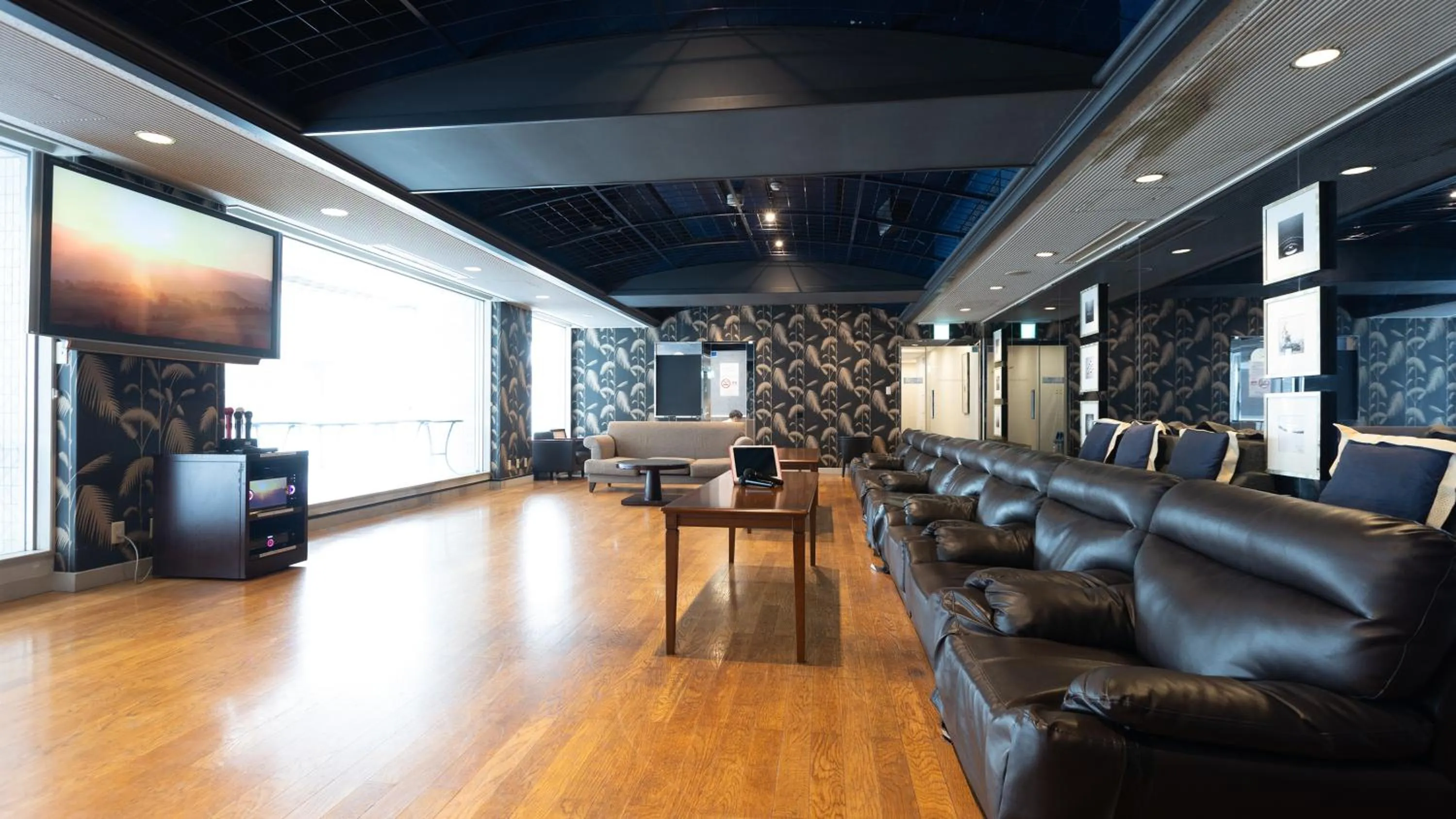 Karaoke in Atami Season Hotel