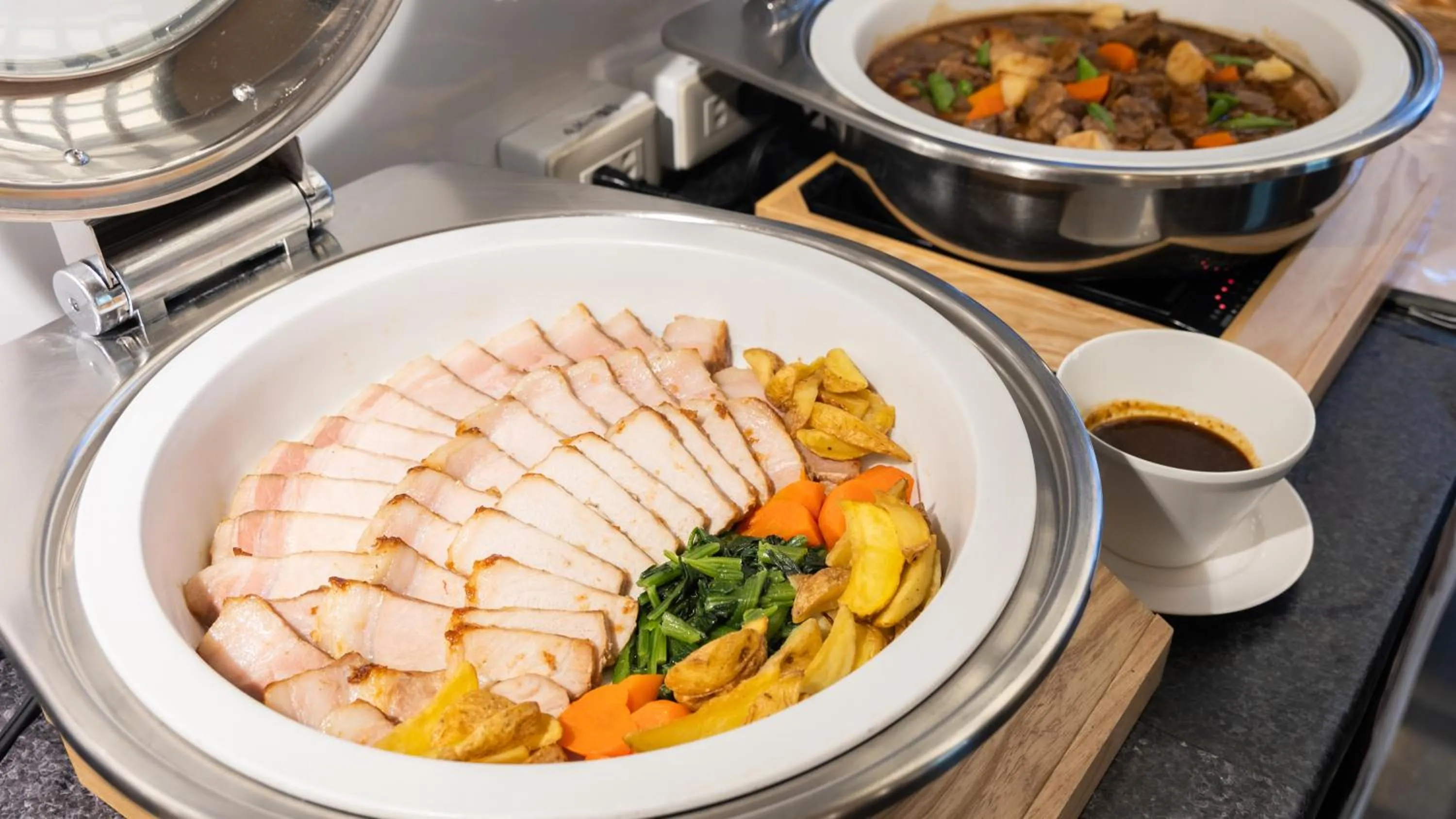 Restaurant/places to eat in Atami Season Hotel