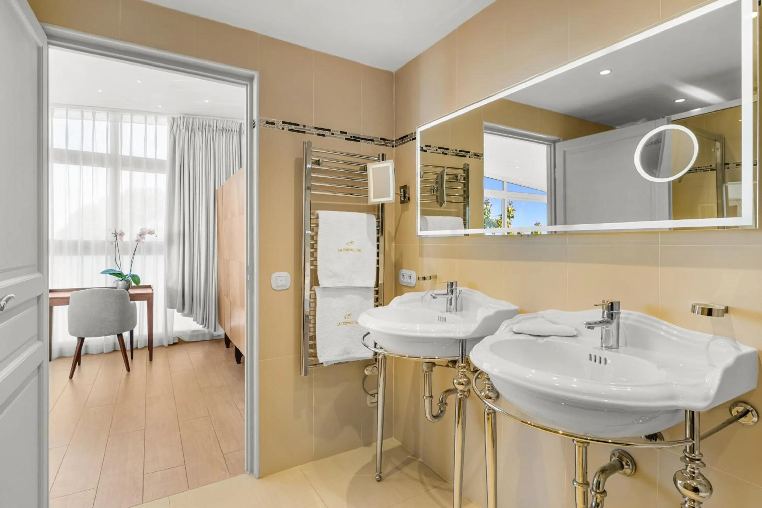 Bathroom in La Chèvre d'Or