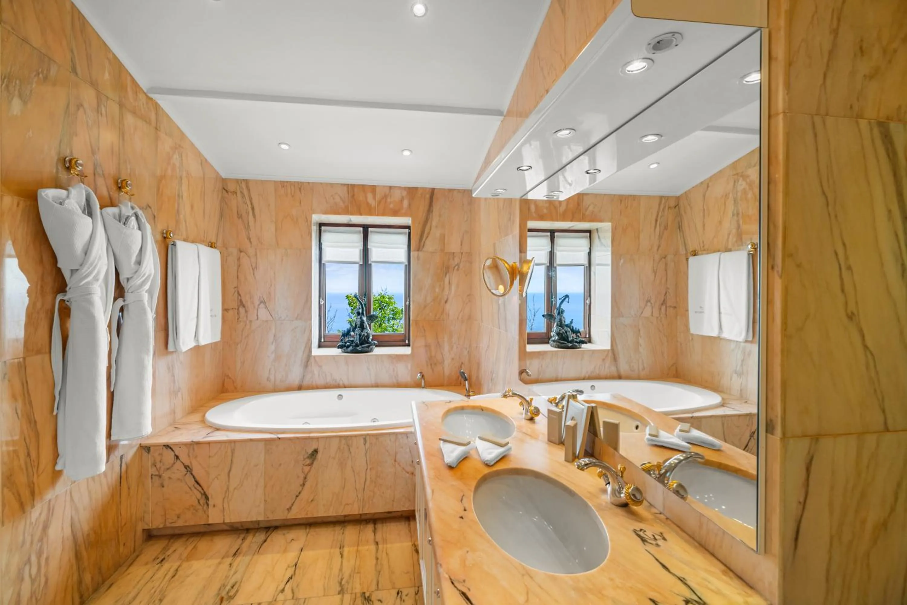 Bathroom in La Chèvre d'Or