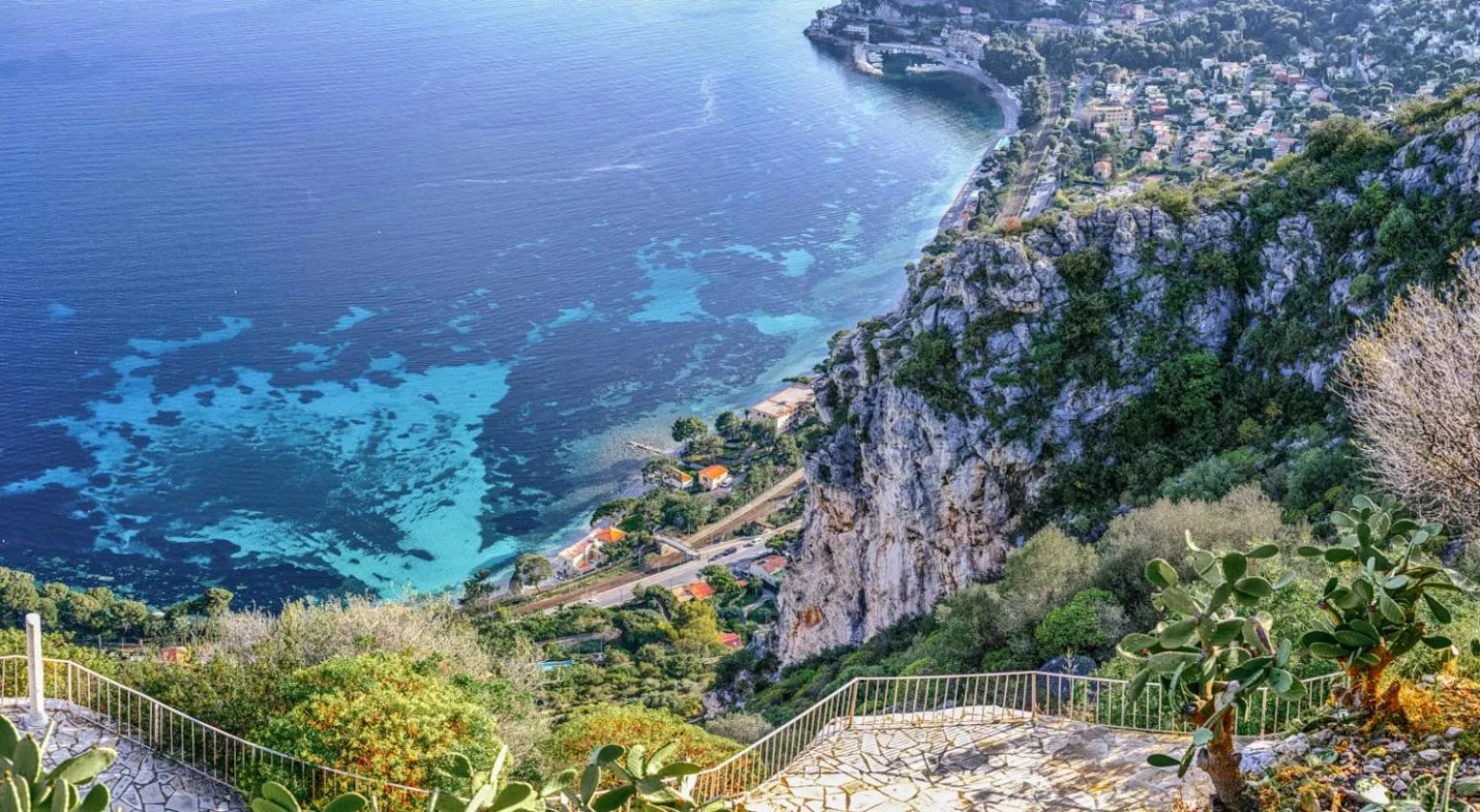 Bird's eye view in La Chèvre d'Or
