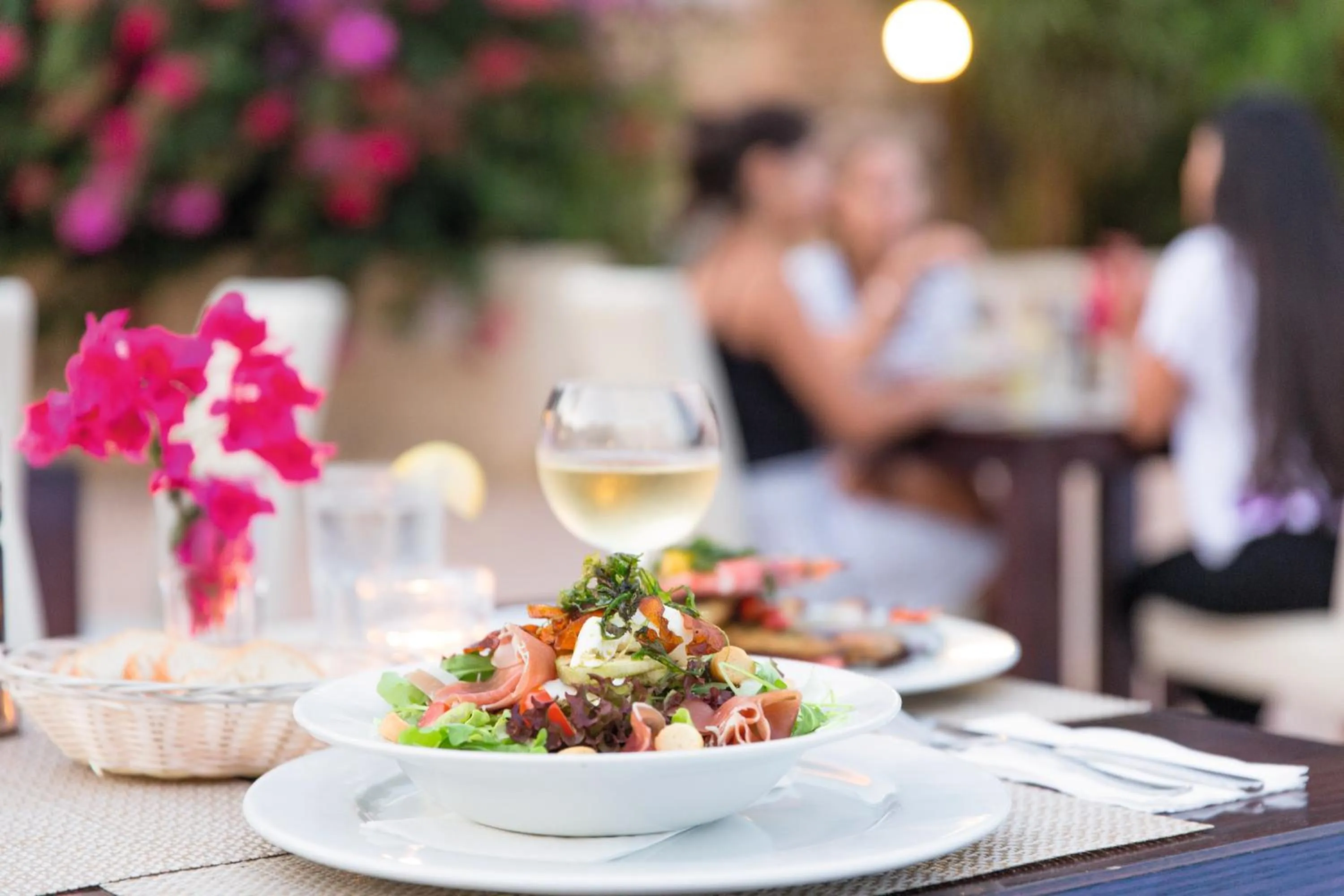 Restaurant/places to eat in SC Club Village