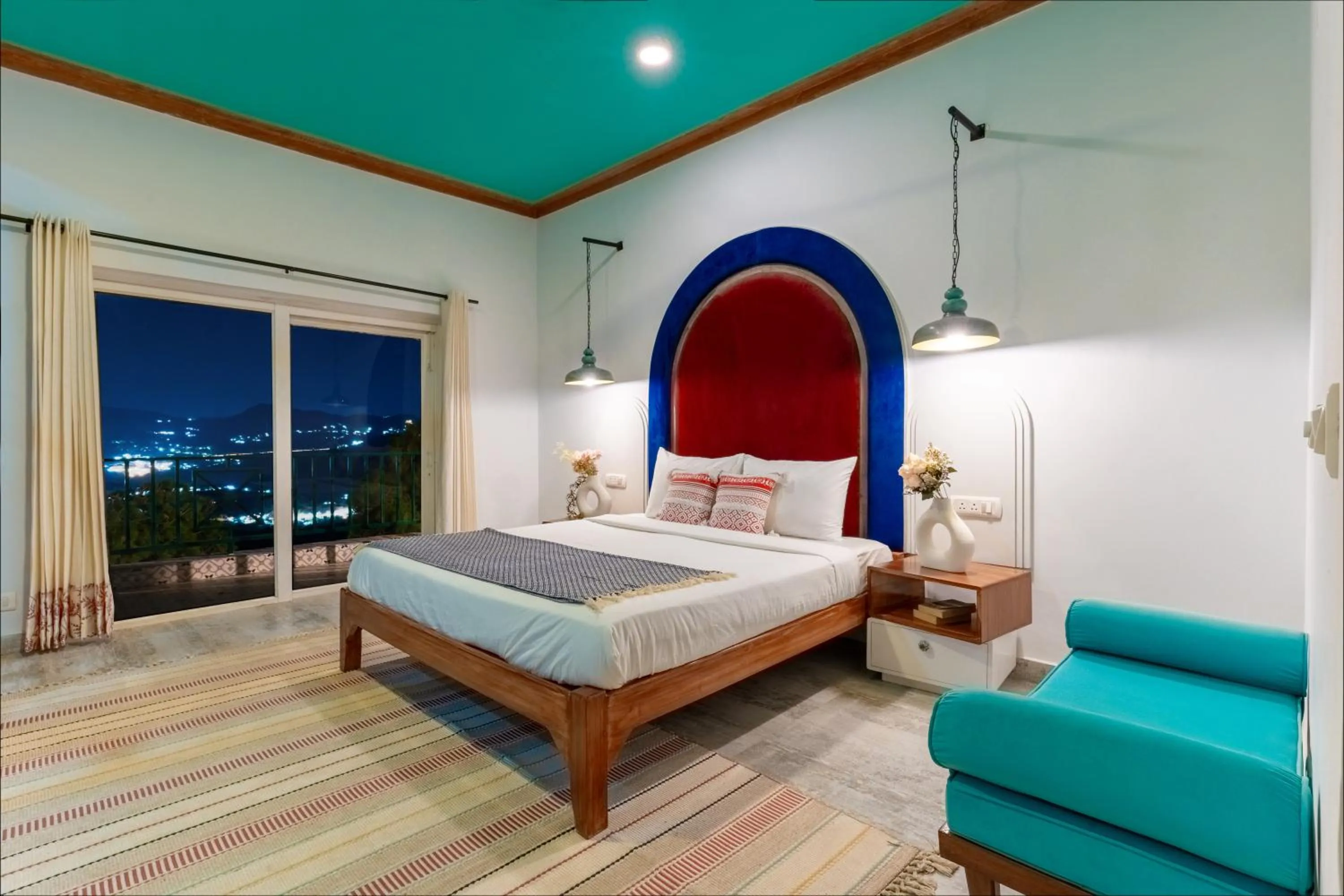 Bed in Seclude Kasauli, Himachal Pradesh