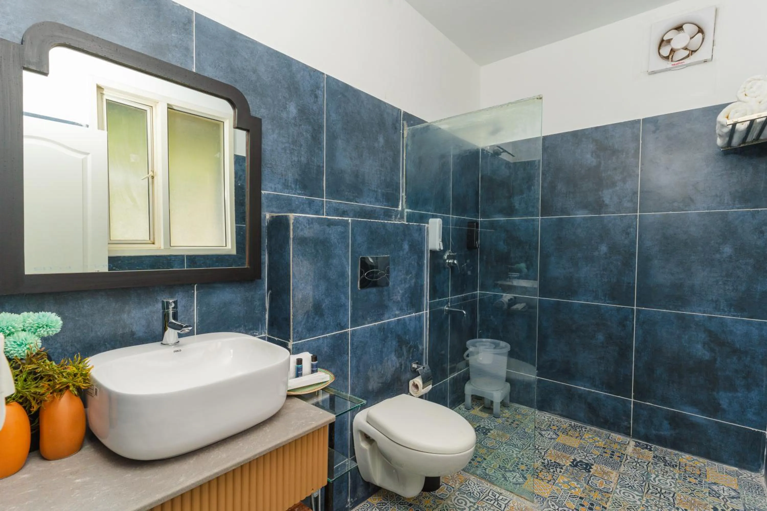 Shower in Seclude Kasauli, Himachal Pradesh