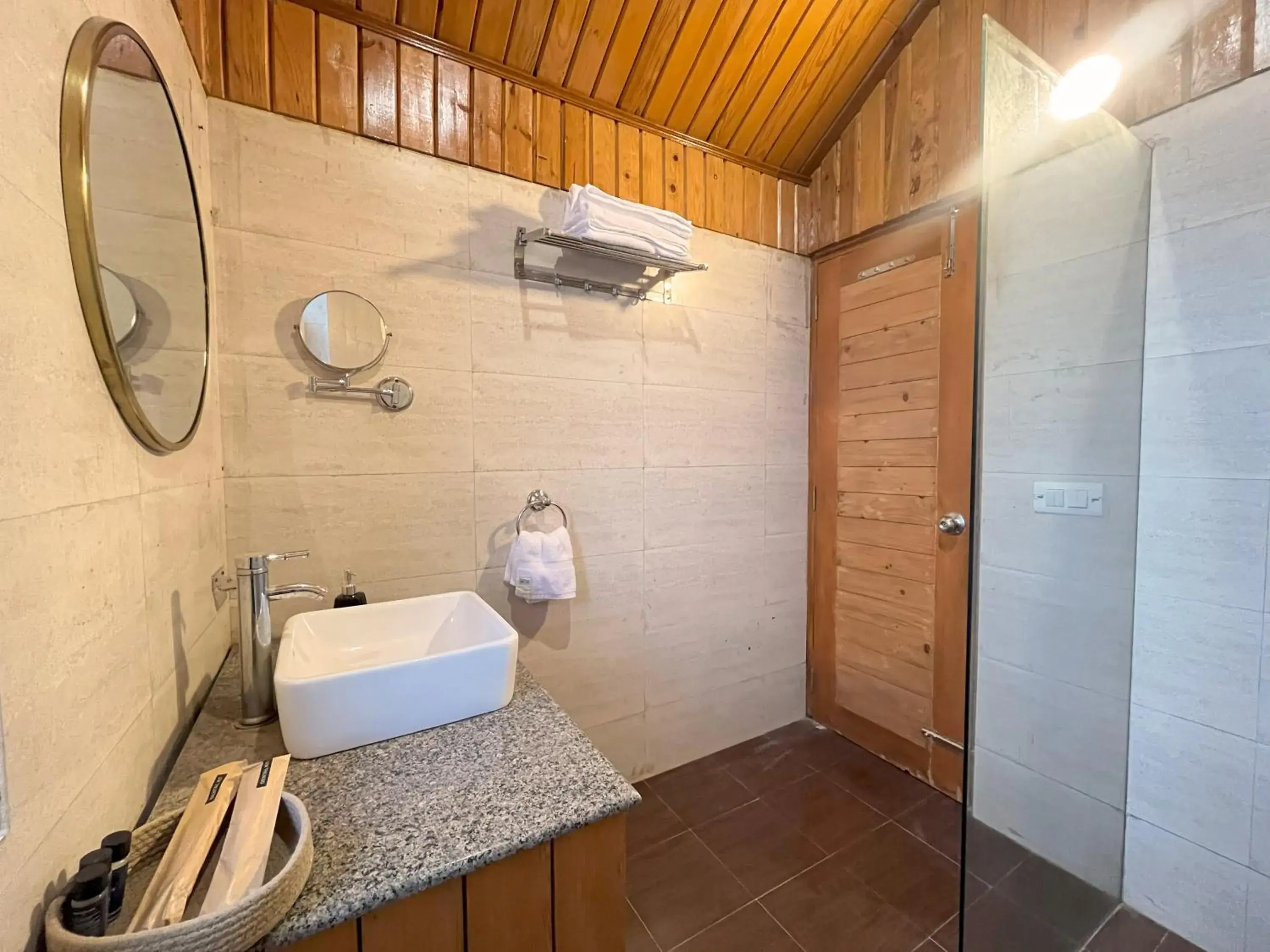 Country Roads - 2 Bedroom Villa in Seclude Kasauli, Himachal Pradesh Country Roads - 2 Bedroom Villa in Seclude Kasauli, Himachal Pradesh