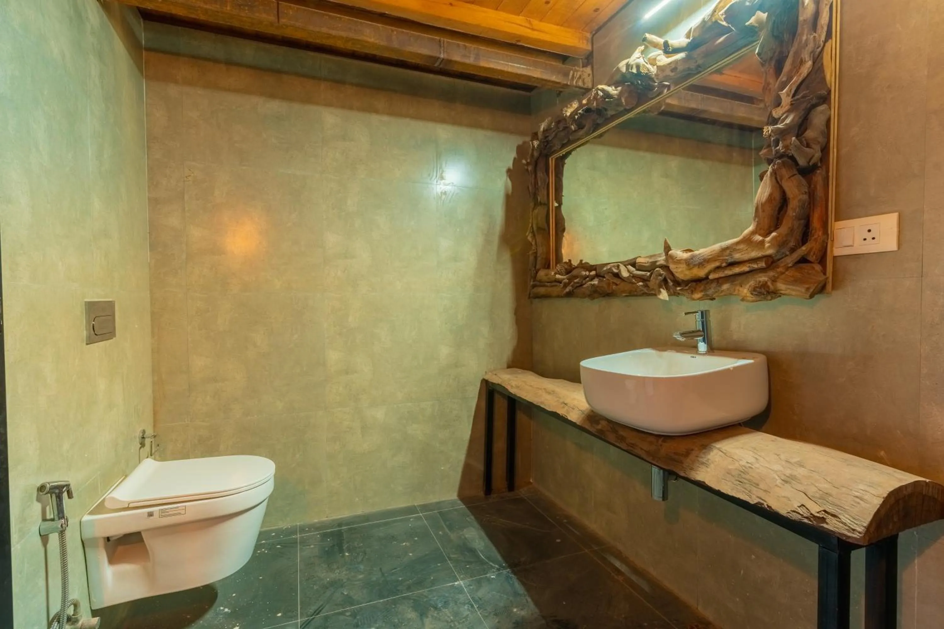 Shower in Seclude Kasauli, Himachal Pradesh