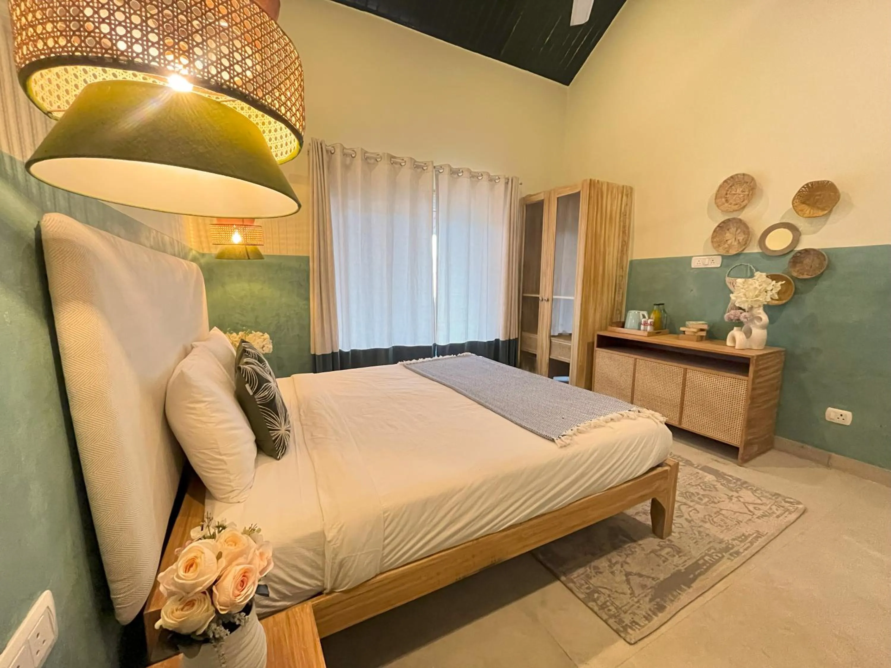 Bed in Seclude Kasauli, Himachal Pradesh