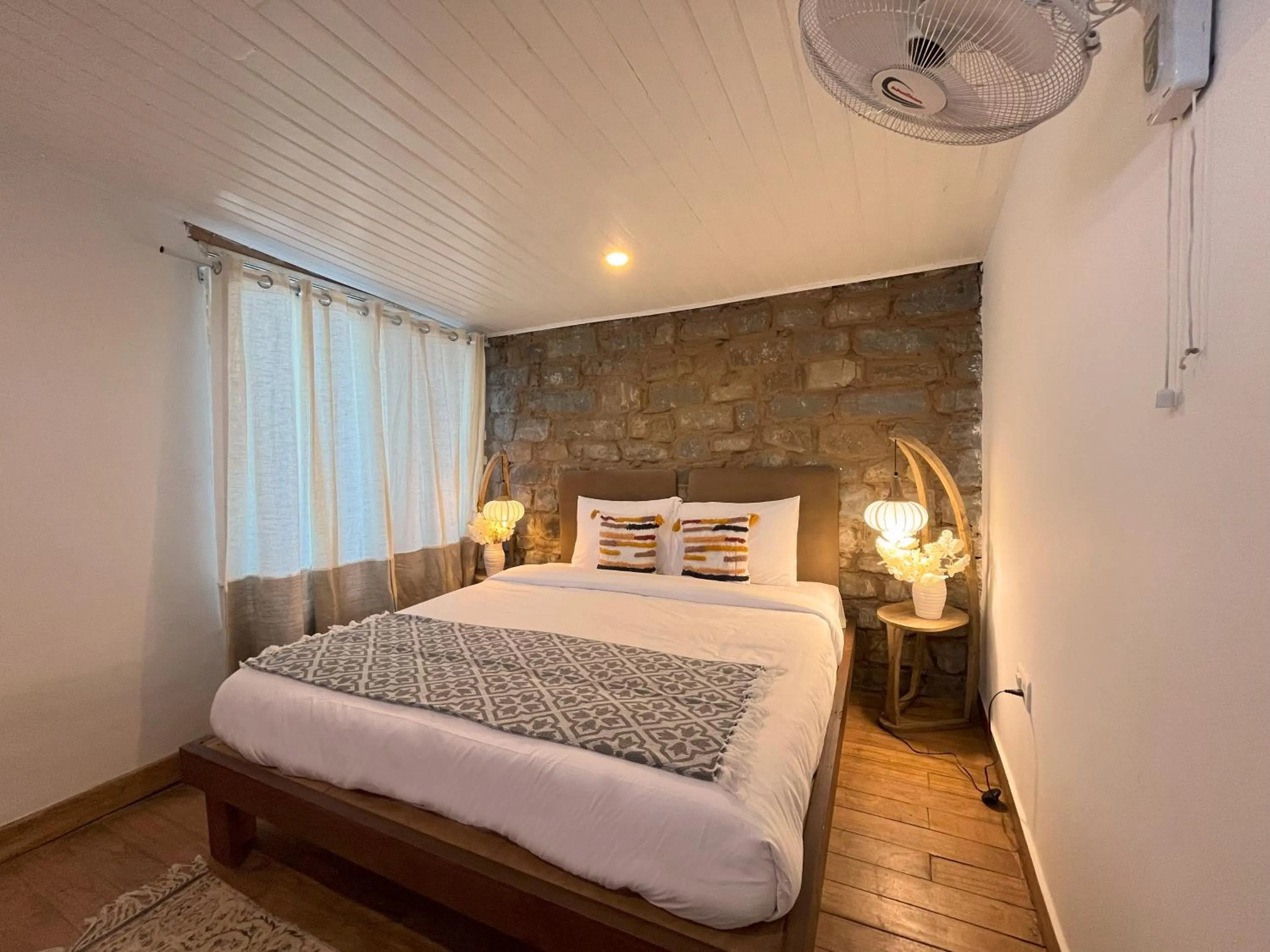 Bed in Seclude Kasauli, Himachal Pradesh