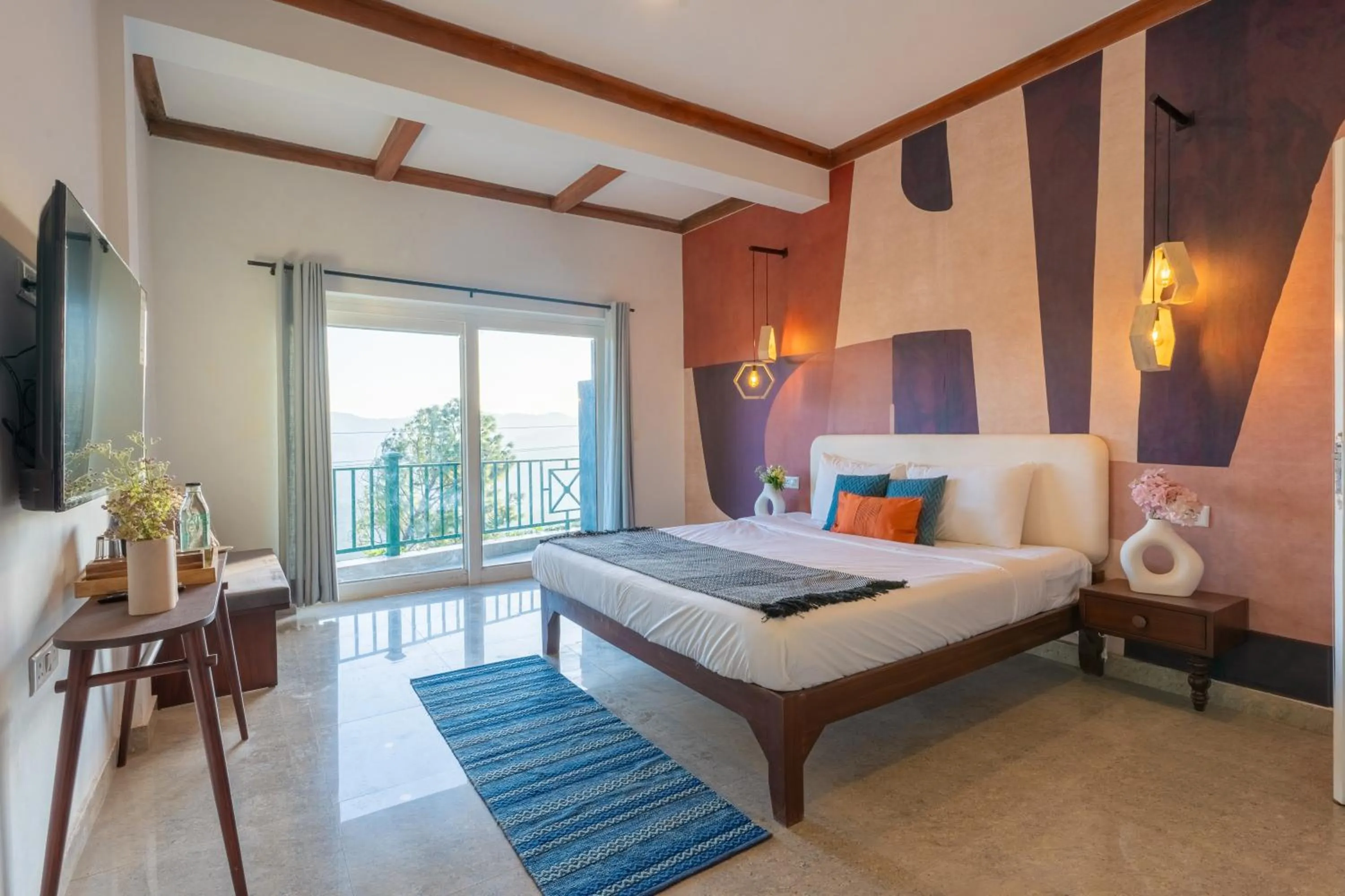 Bed in Seclude Kasauli, Himachal Pradesh