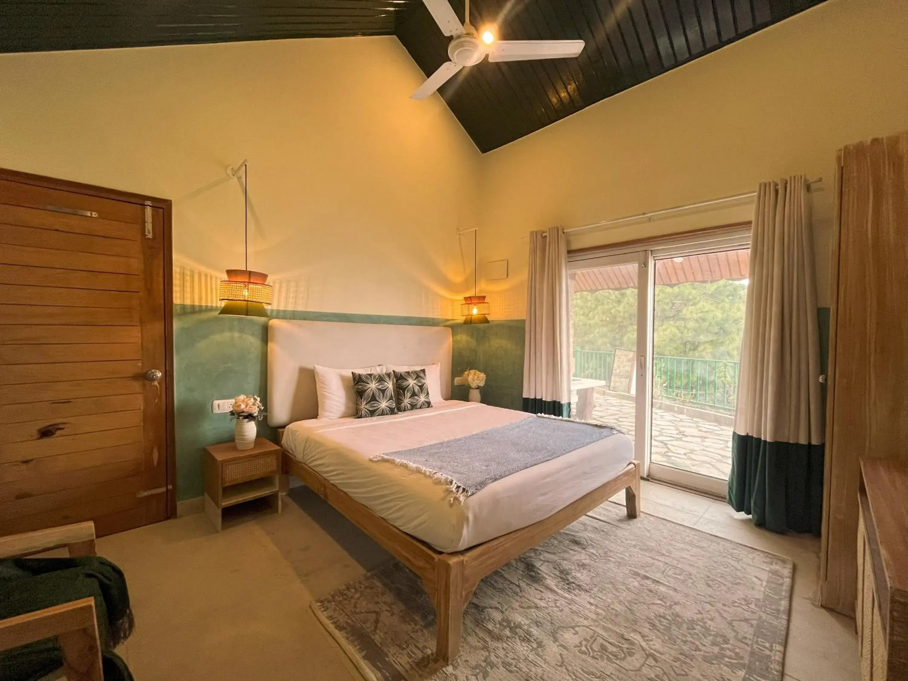 Country Roads - 2 Bedroom Villa in Seclude Kasauli, Himachal Pradesh Country Roads - 2 Bedroom Villa in Seclude Kasauli, Himachal Pradesh