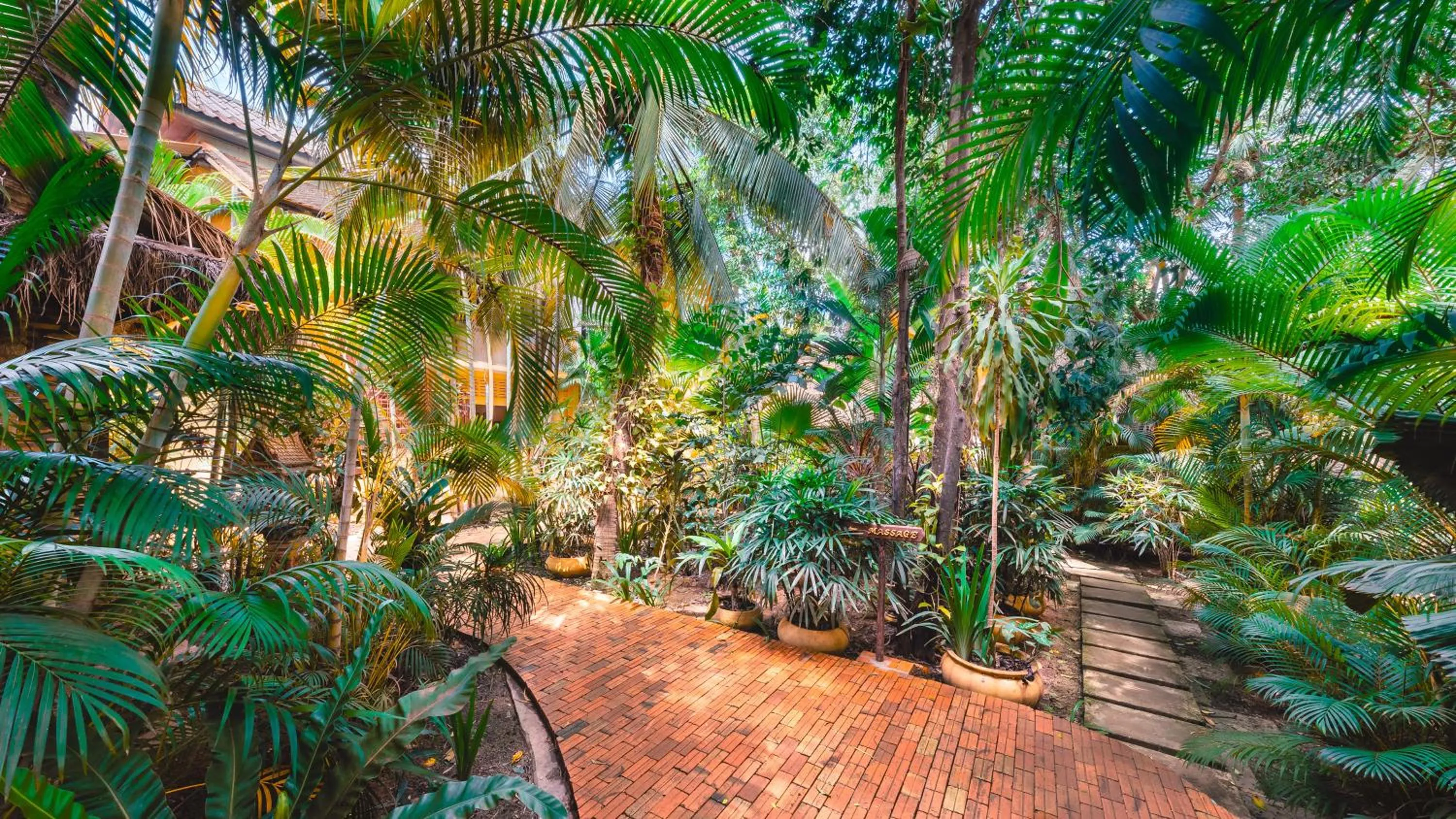 Garden in Pavillon Indochine Boutique - Hotel