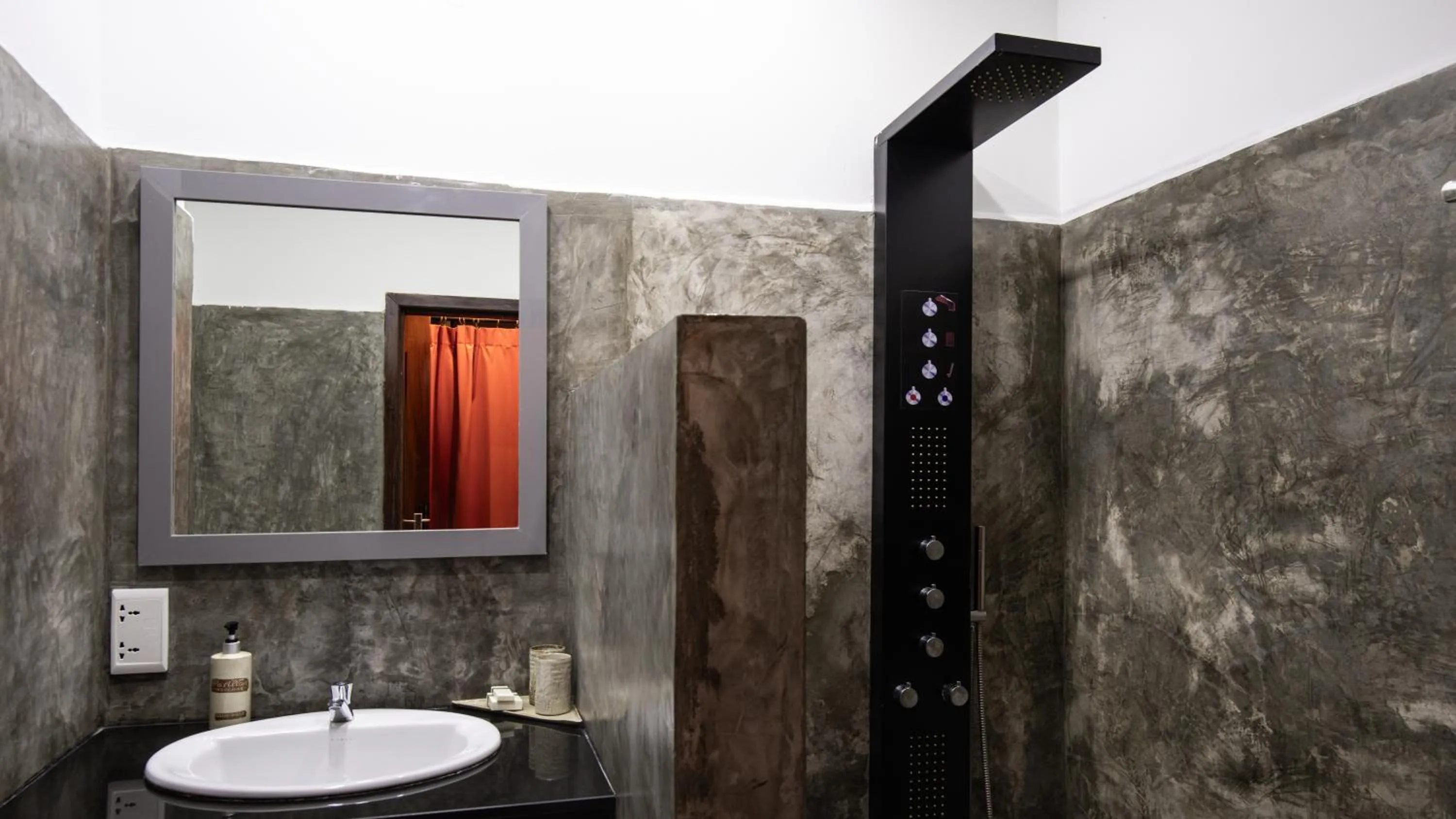 Bathroom in Pavillon Indochine Boutique - Hotel