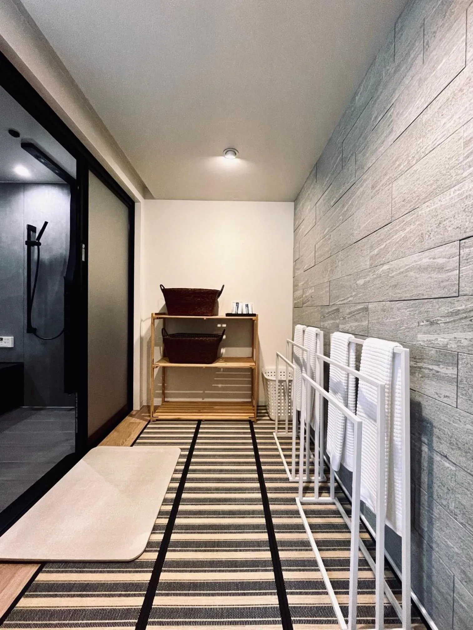 Bathroom in House Hotel Kenrokuzaka