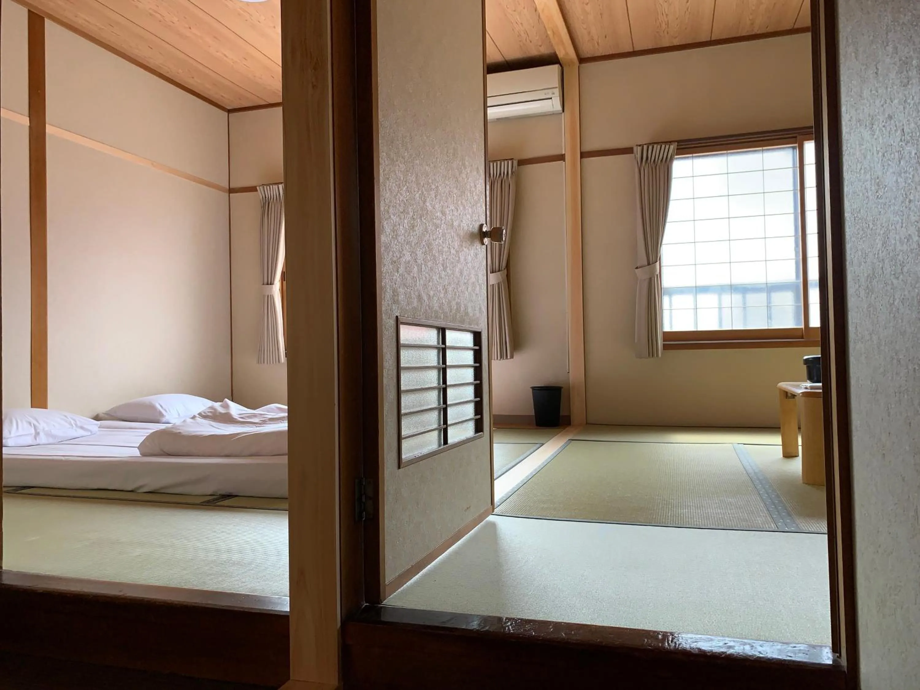 Photo of the whole room, Bed in Minshuku Kuwataniya