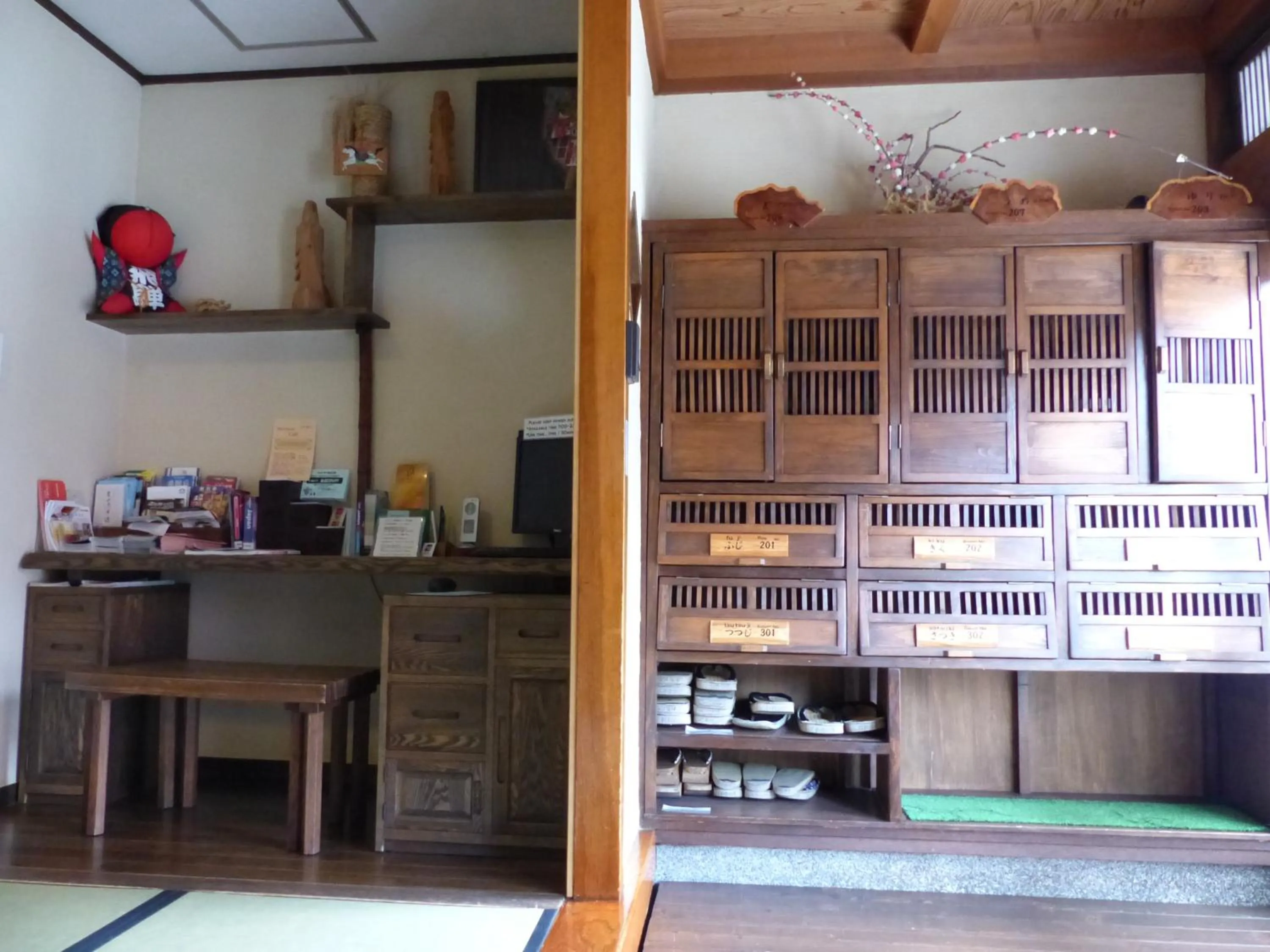 Lobby or reception in Minshuku Kuwataniya