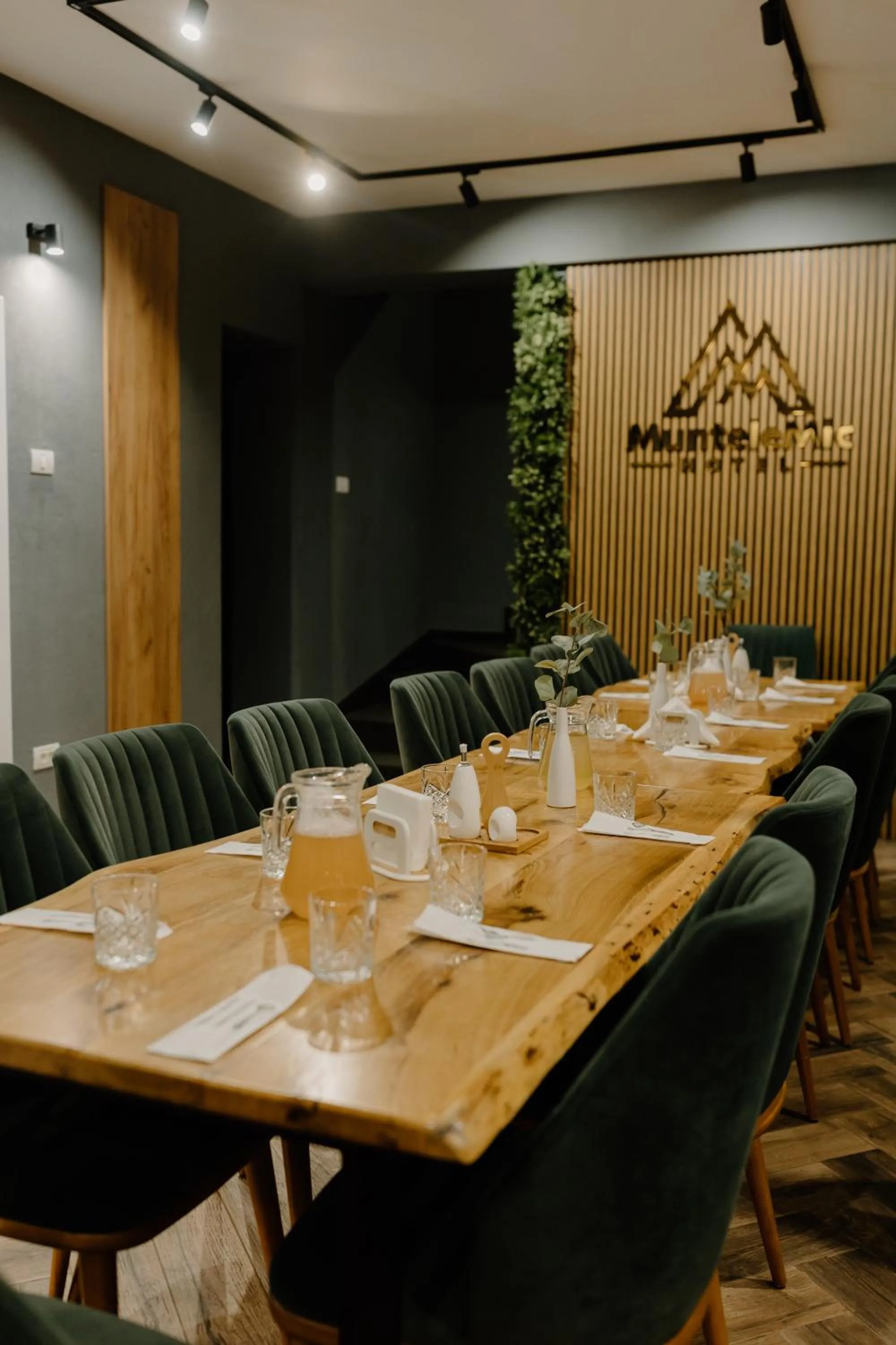 Restaurant/places to eat in Hotel Muntele Mic