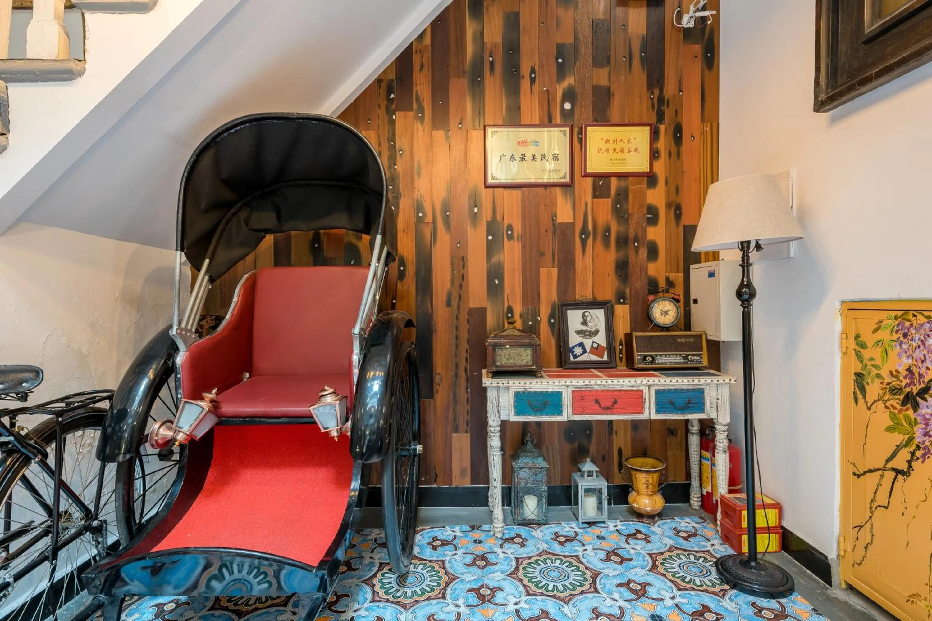 Decorative detail in Mumian inn