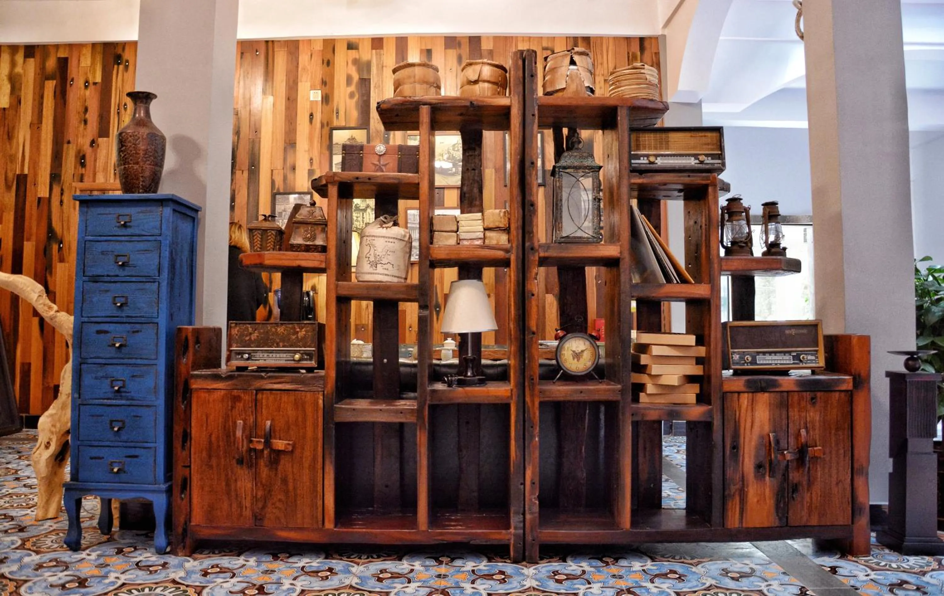 Decorative detail in Mumian inn