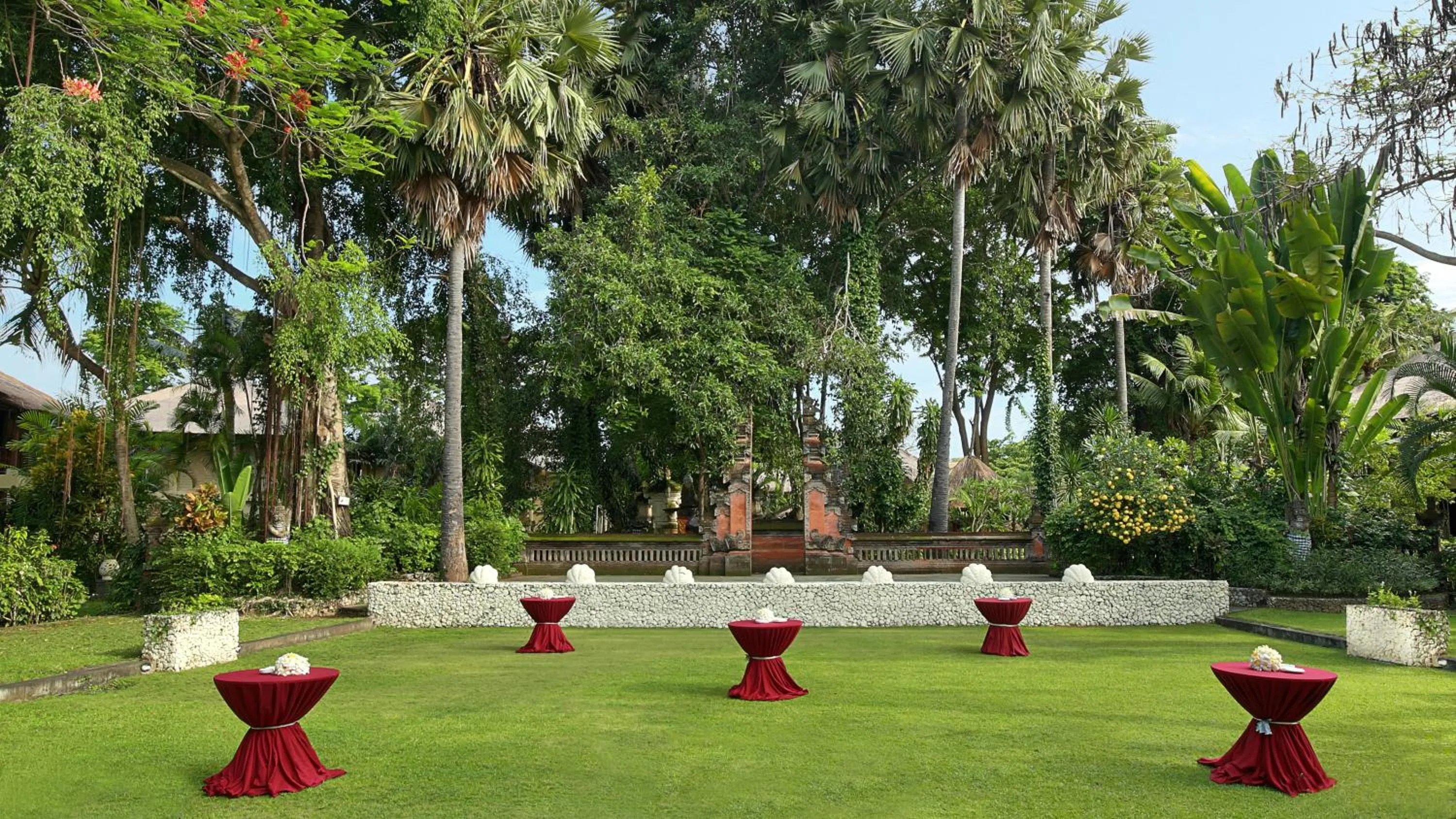 Garden in Mercure Resort Sanur