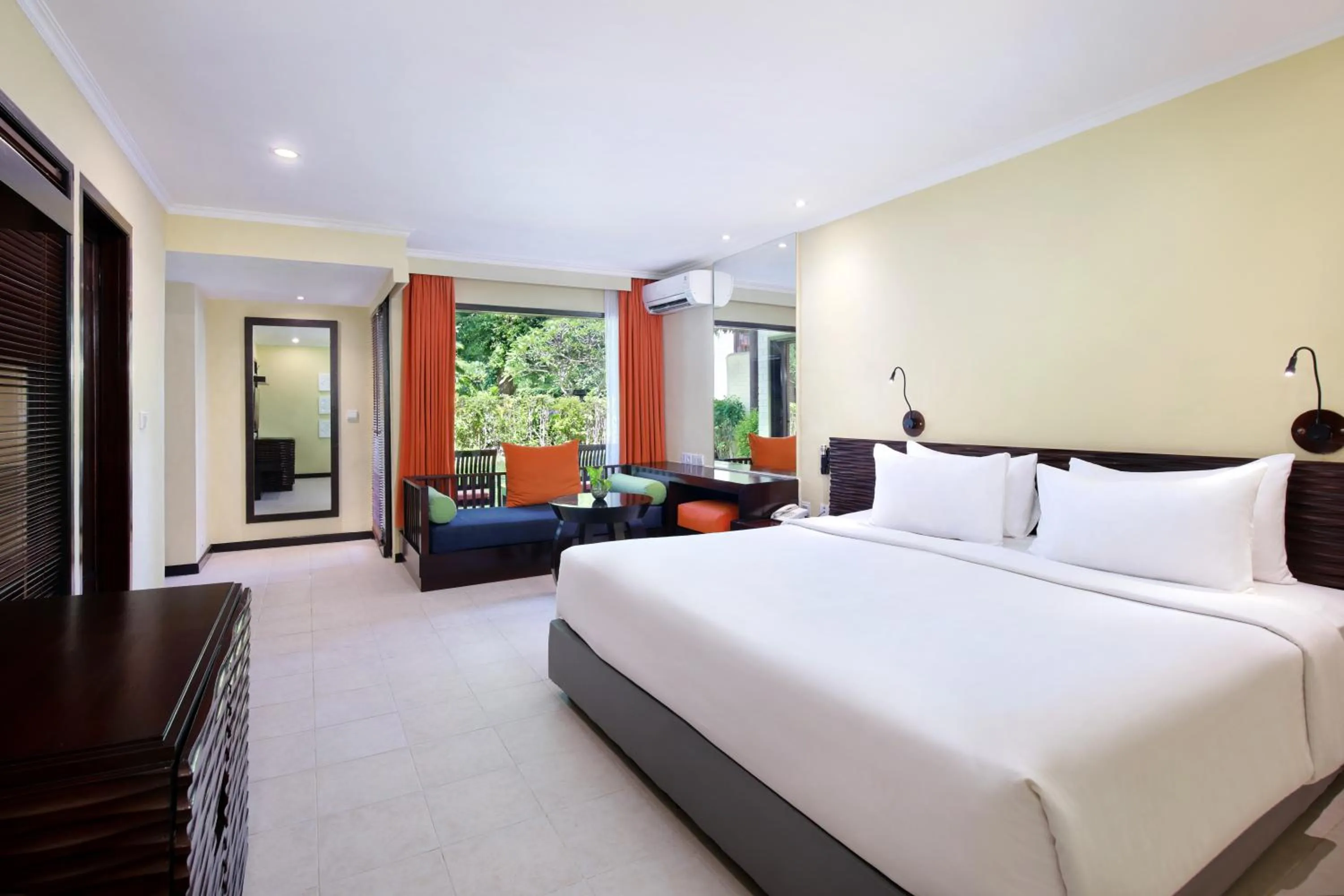 Bedroom, Bed in Mercure Resort Sanur