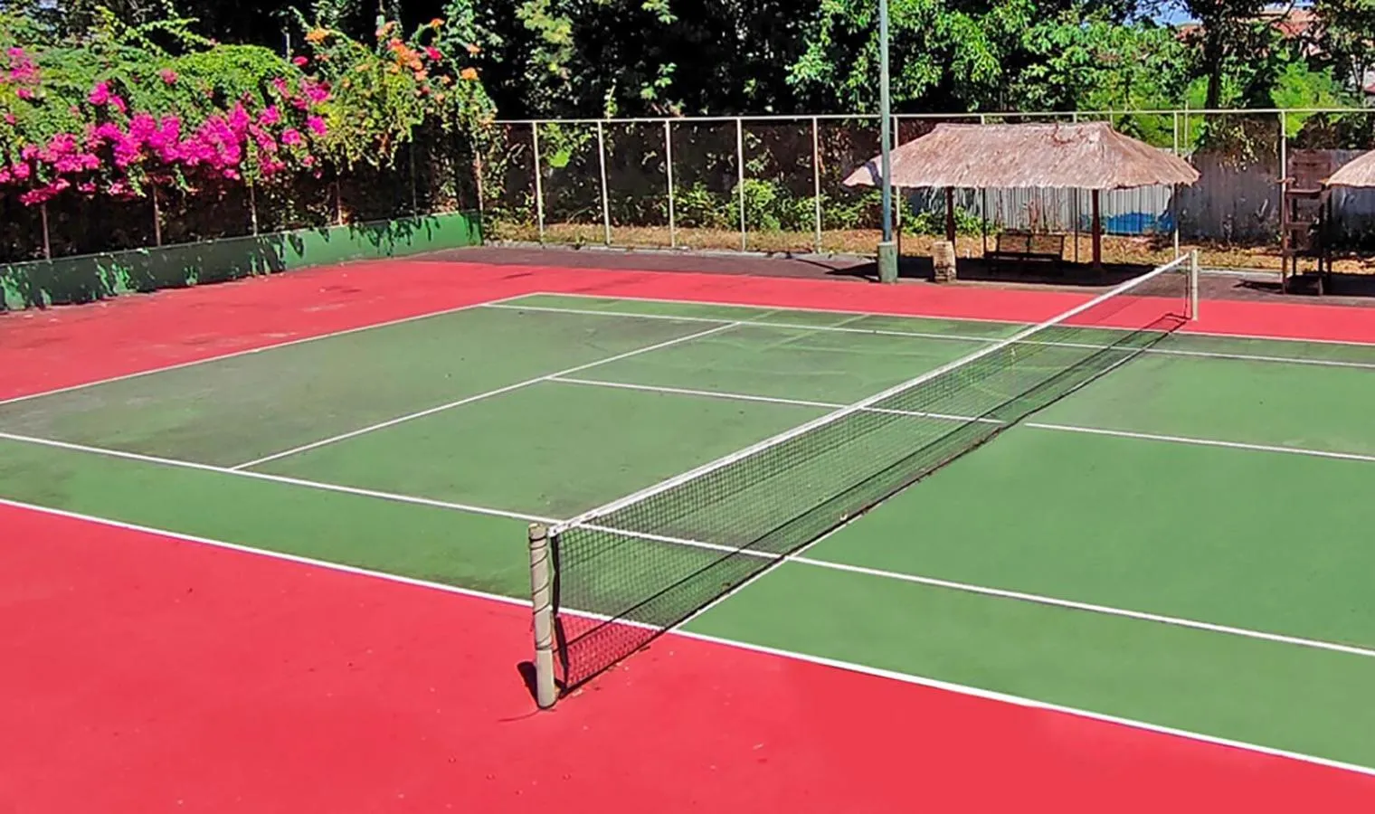 Tennis court in Mercure Resort Sanur