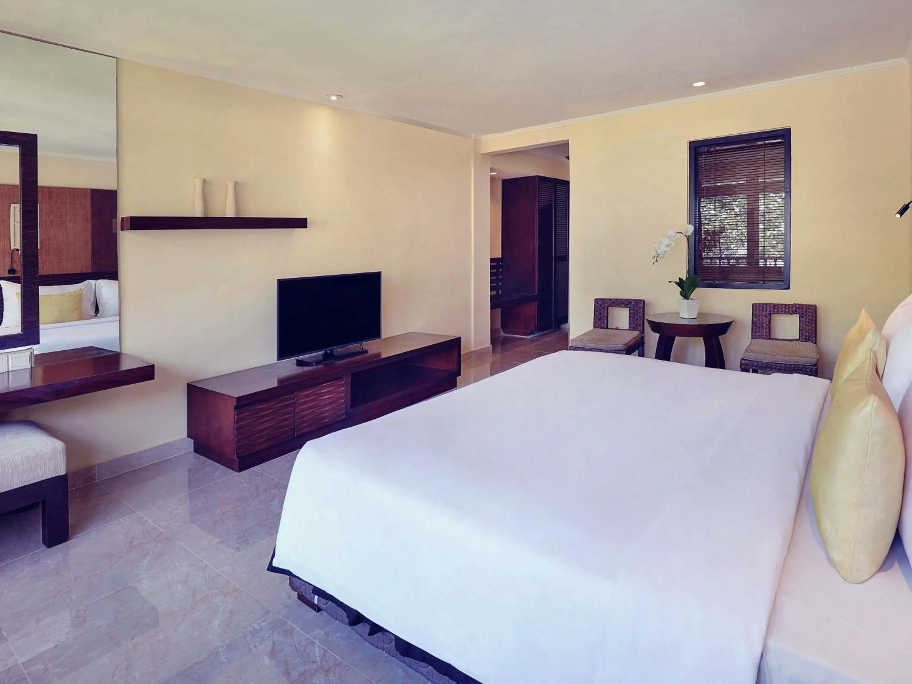 Bedroom, Bed in Mercure Resort Sanur
