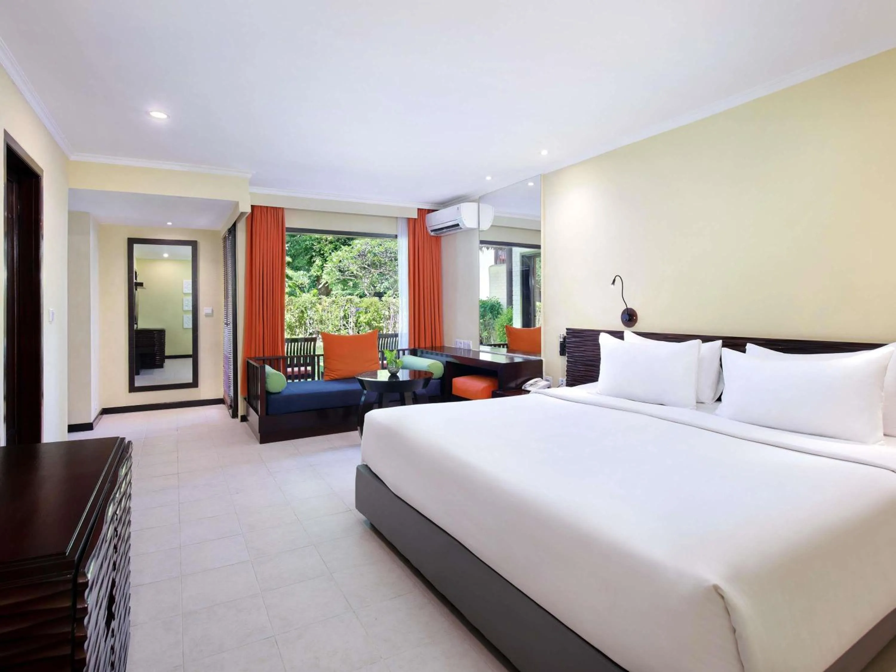 Bedroom, Bed in Mercure Resort Sanur