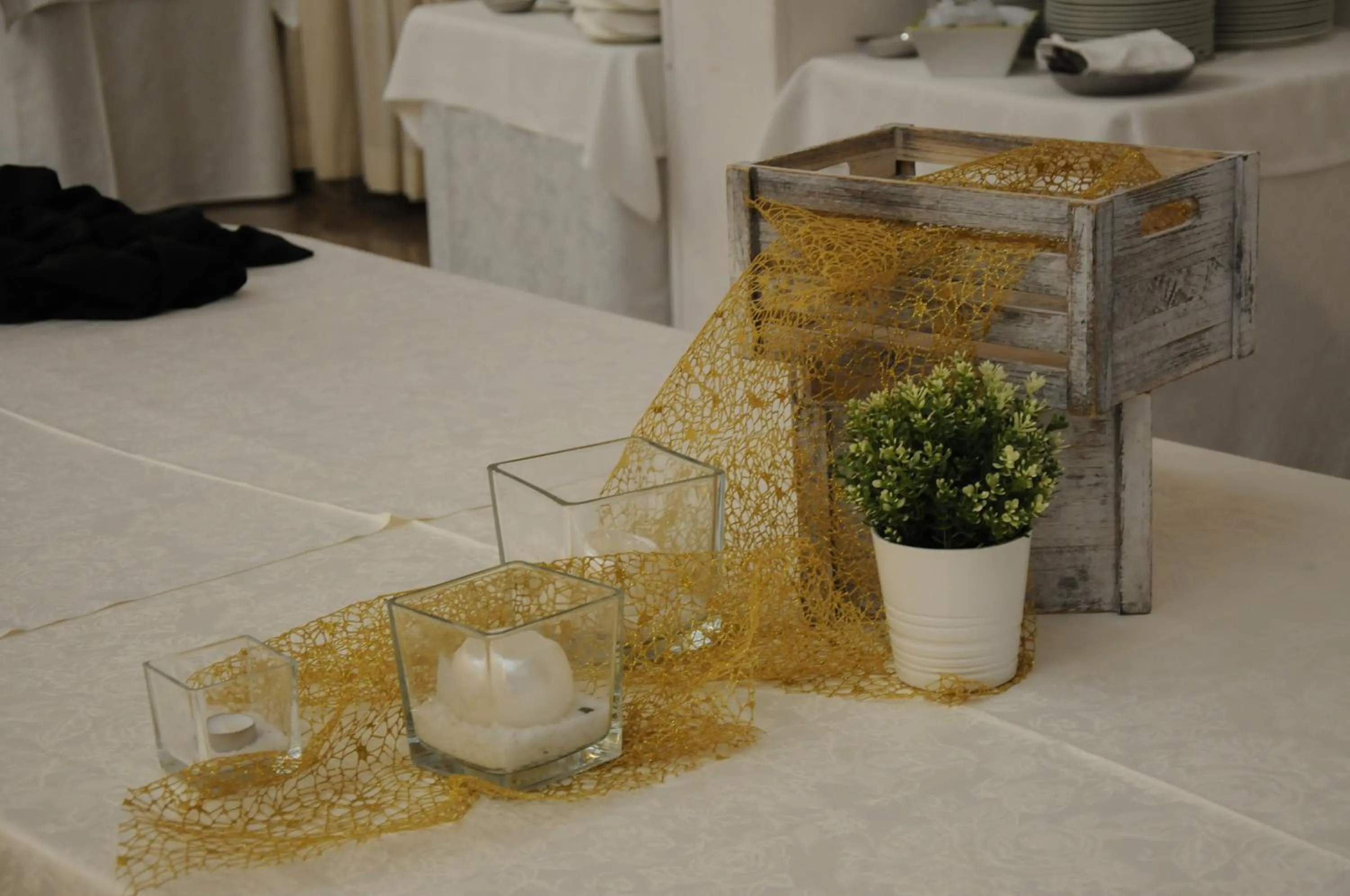 Restaurant/places to eat in Hotel Kiris