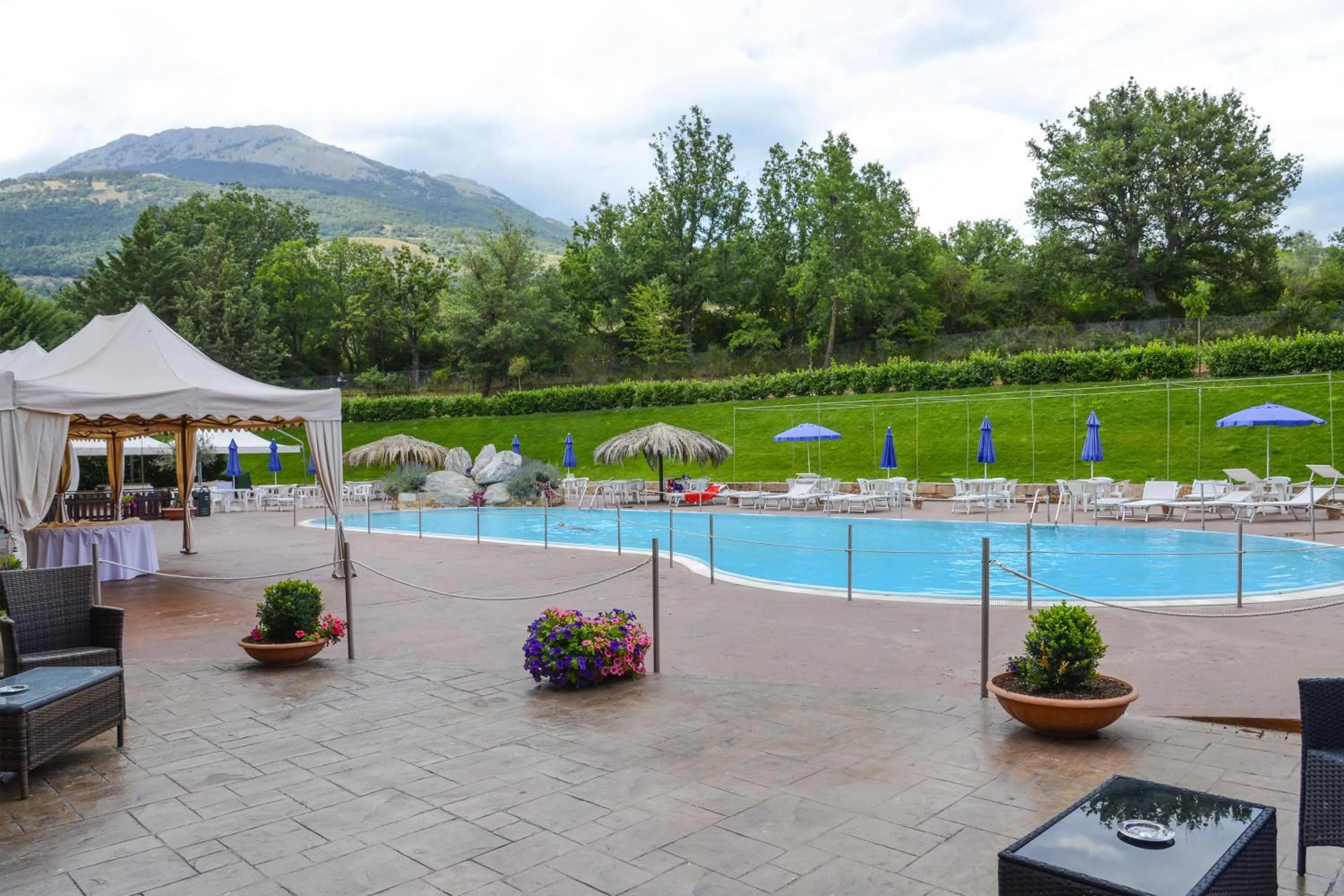 Swimming pool in Hotel Kiris