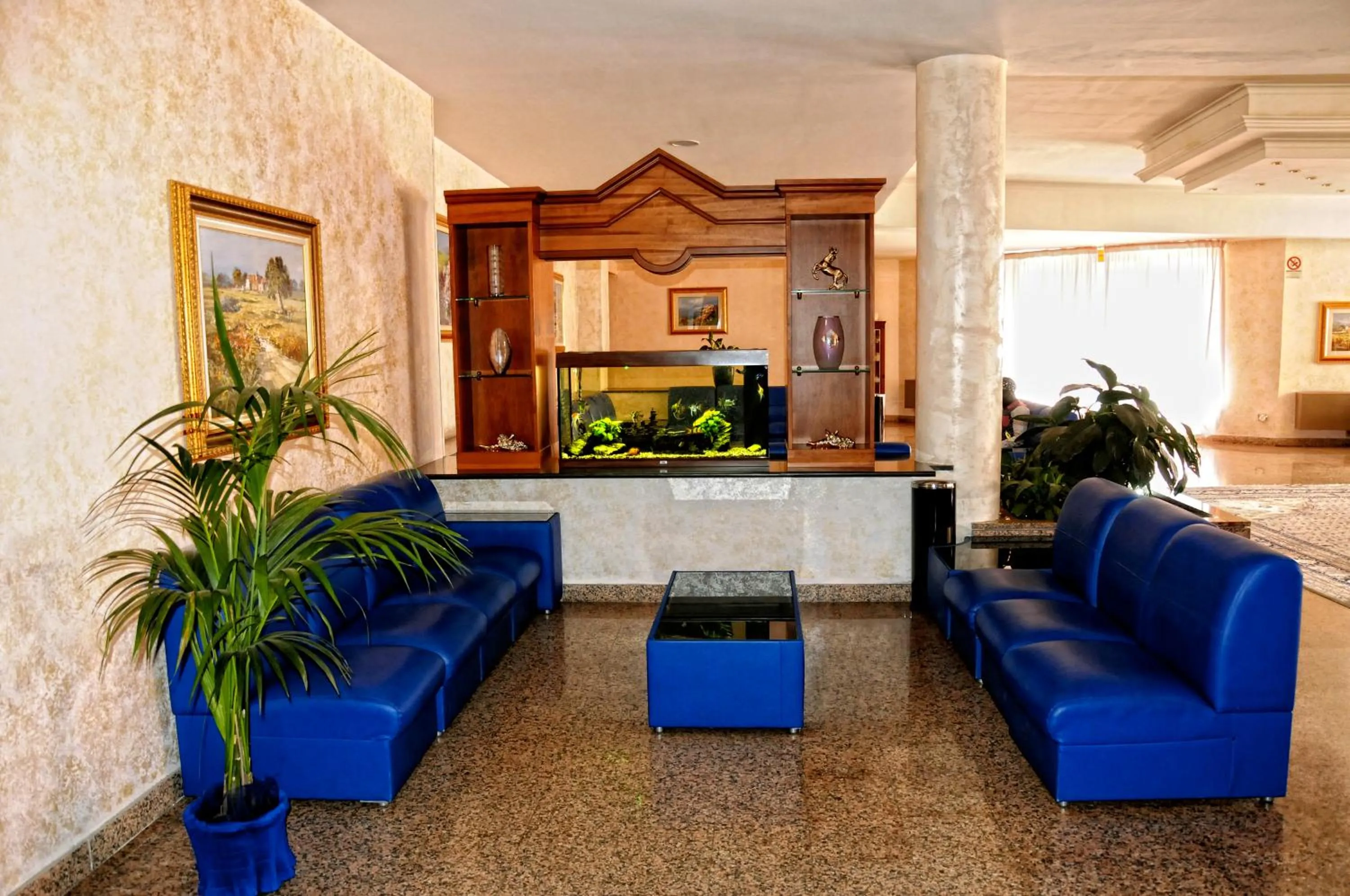 Communal lounge/ TV room in Hotel Kiris