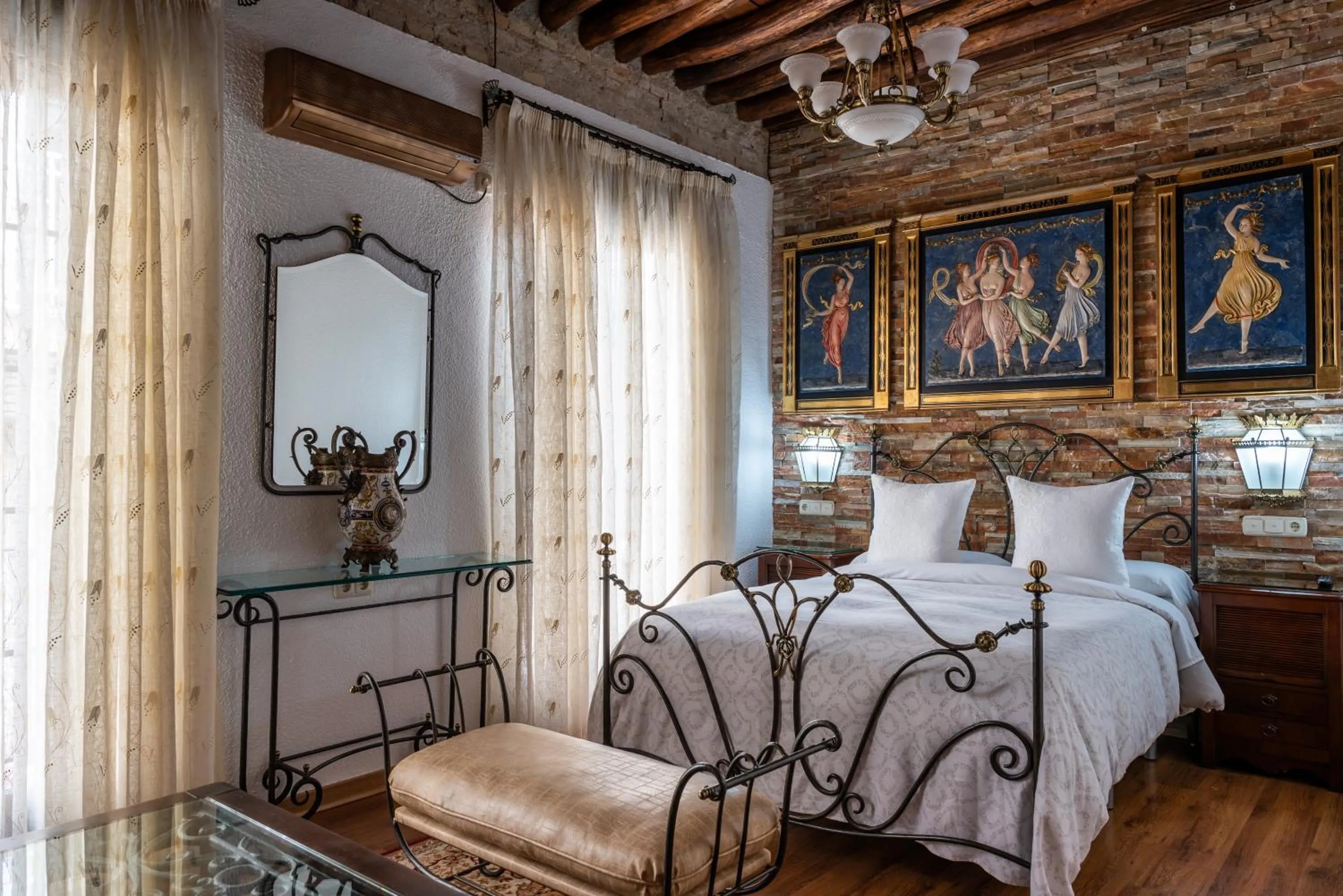 Photo of the whole room, Bed in Casa de Reyes