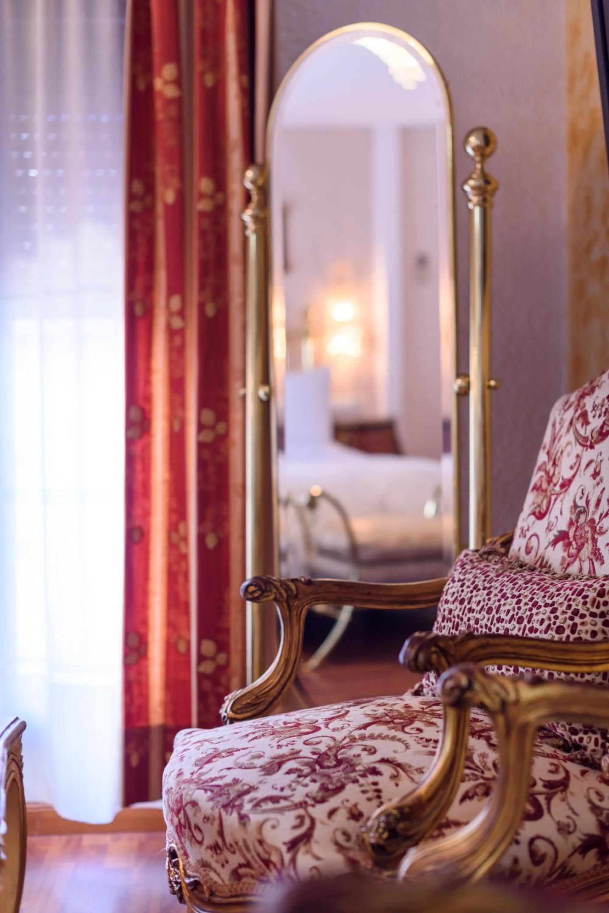 Decorative detail, Bed in Casa de Reyes