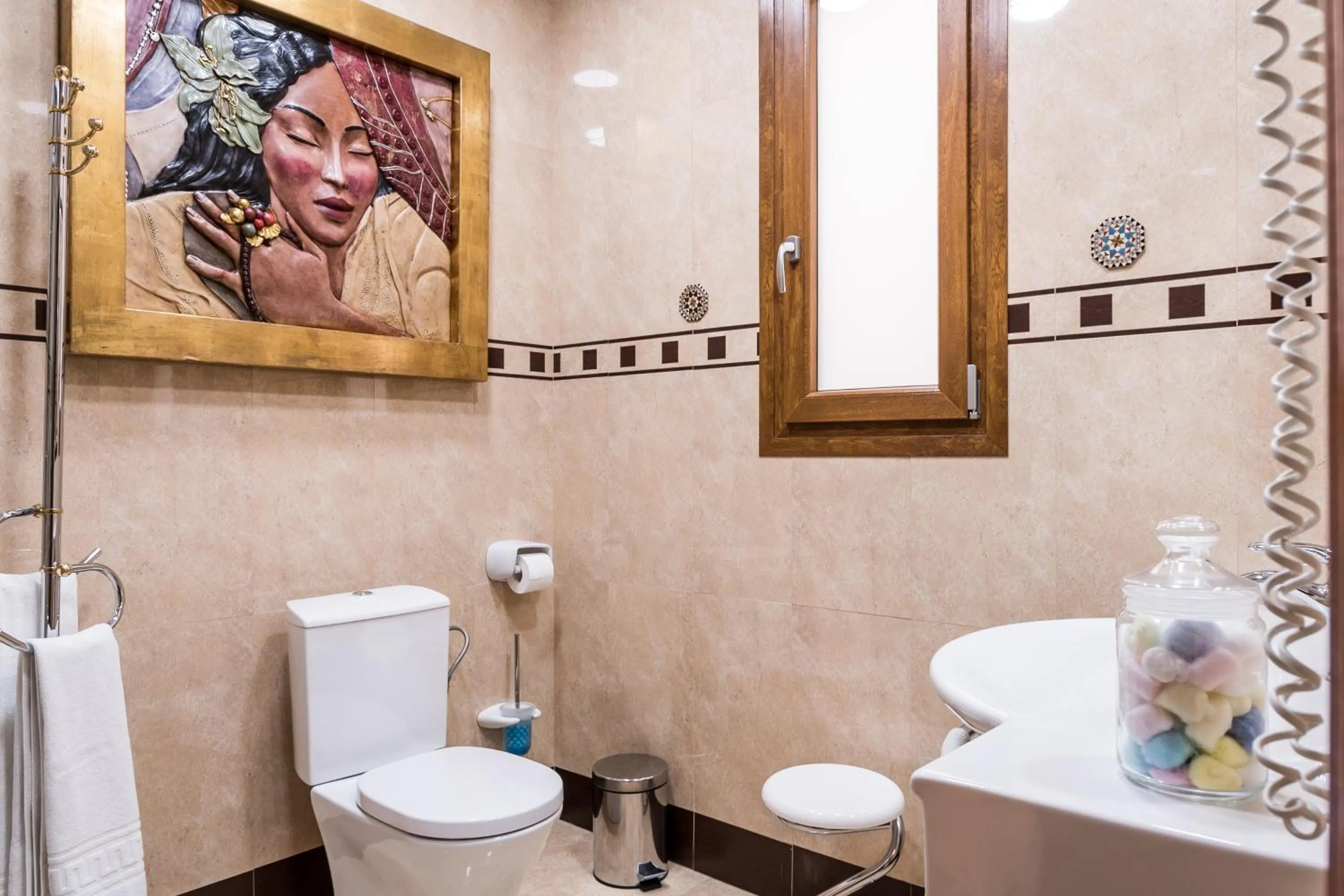 Photo of the whole room in Casa de Reyes