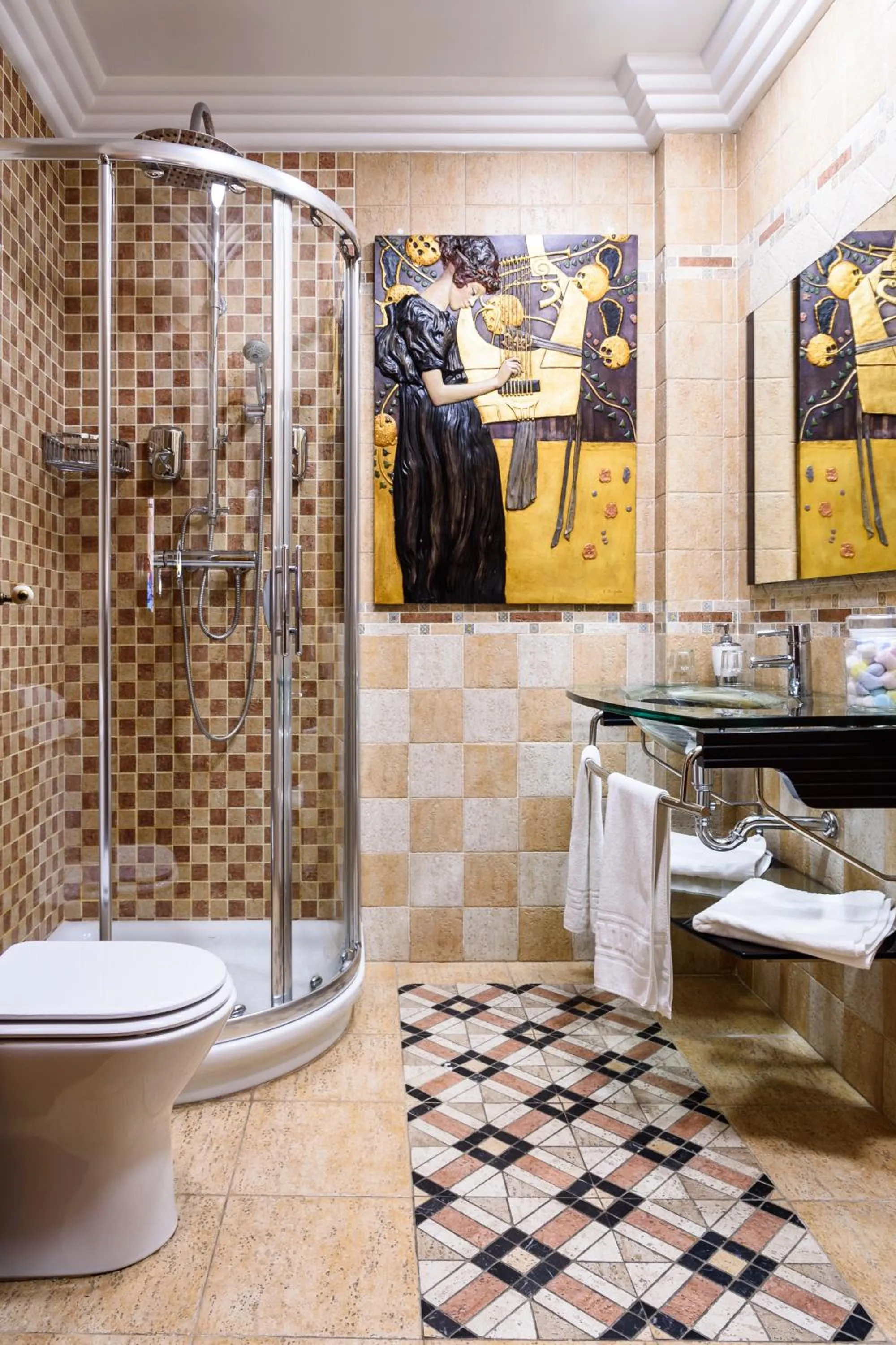 Photo of the whole room in Casa de Reyes