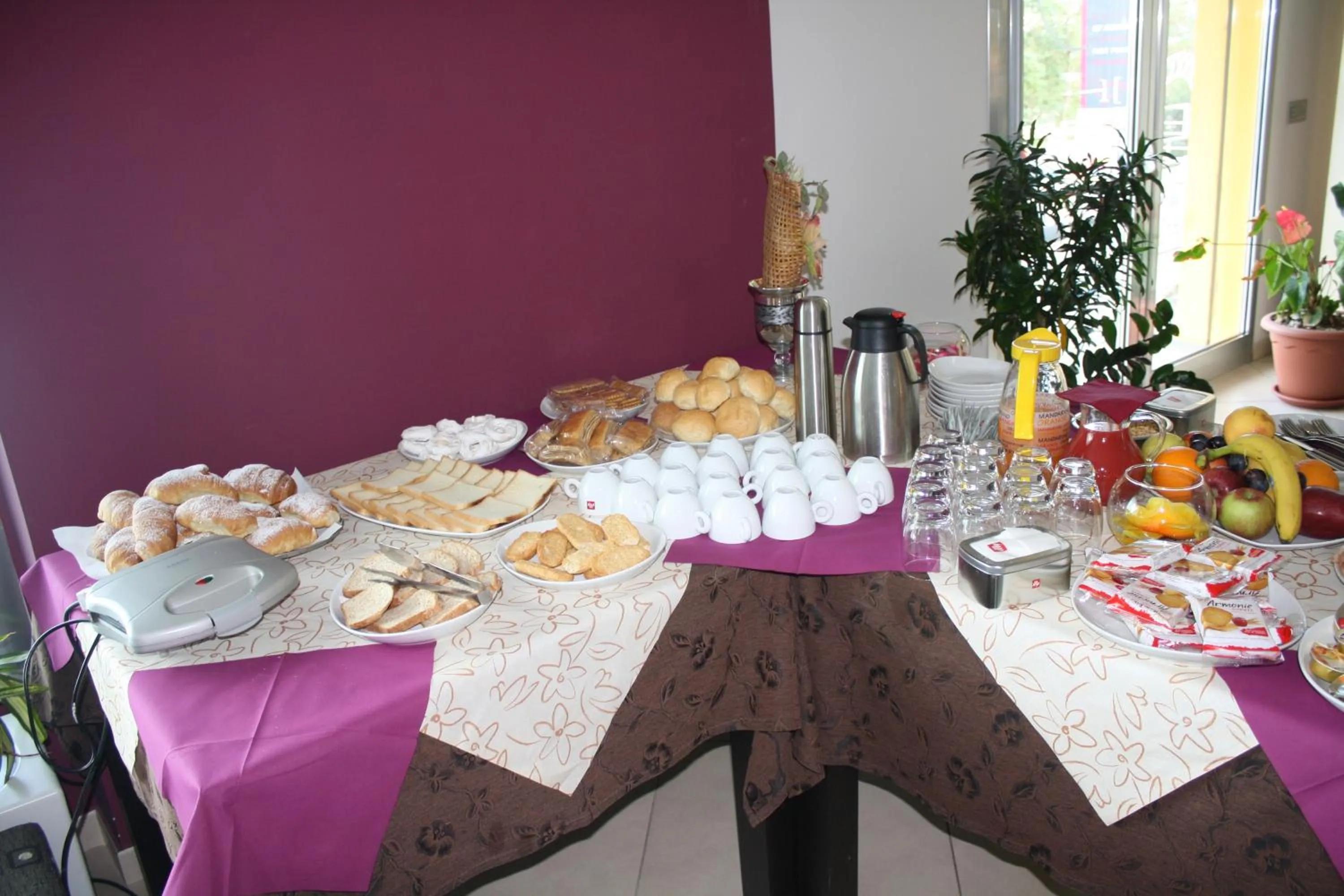 Buffet breakfast in Hotel Cliché