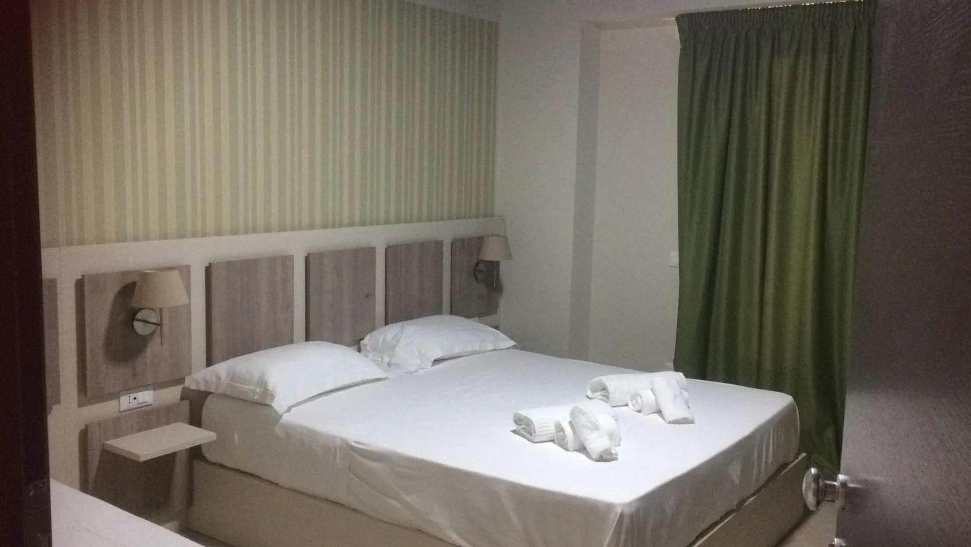 Bed in Hotel Cliché