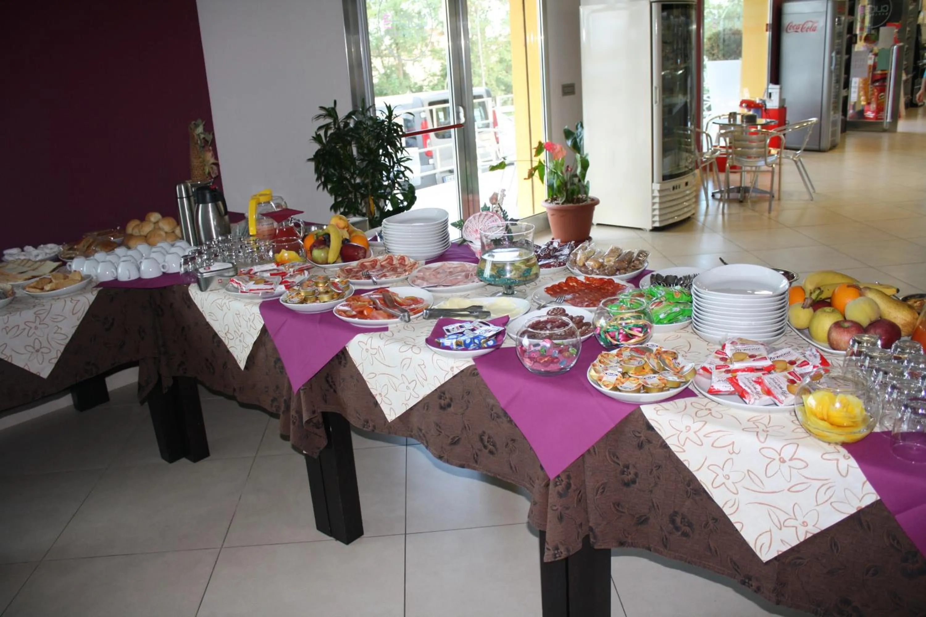 Buffet breakfast in Hotel Cliché