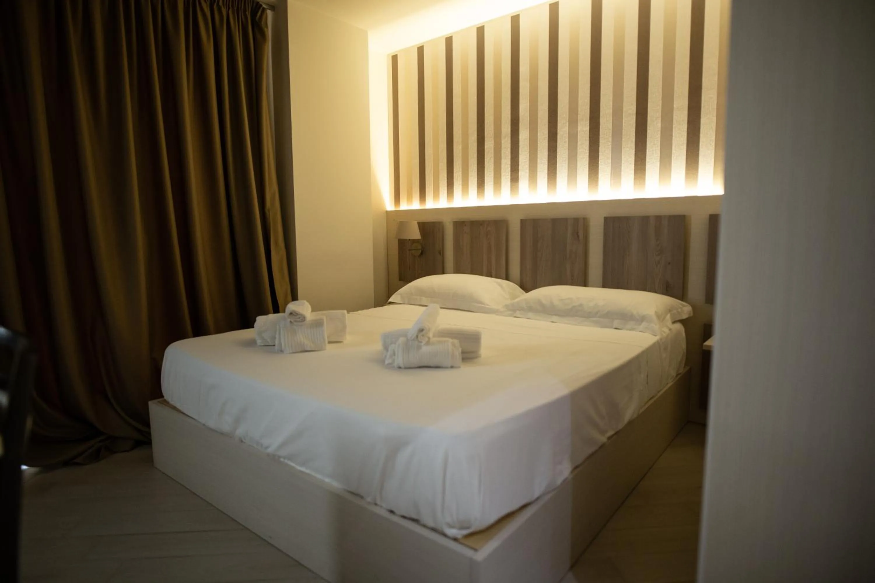 Bed in Hotel Cliché