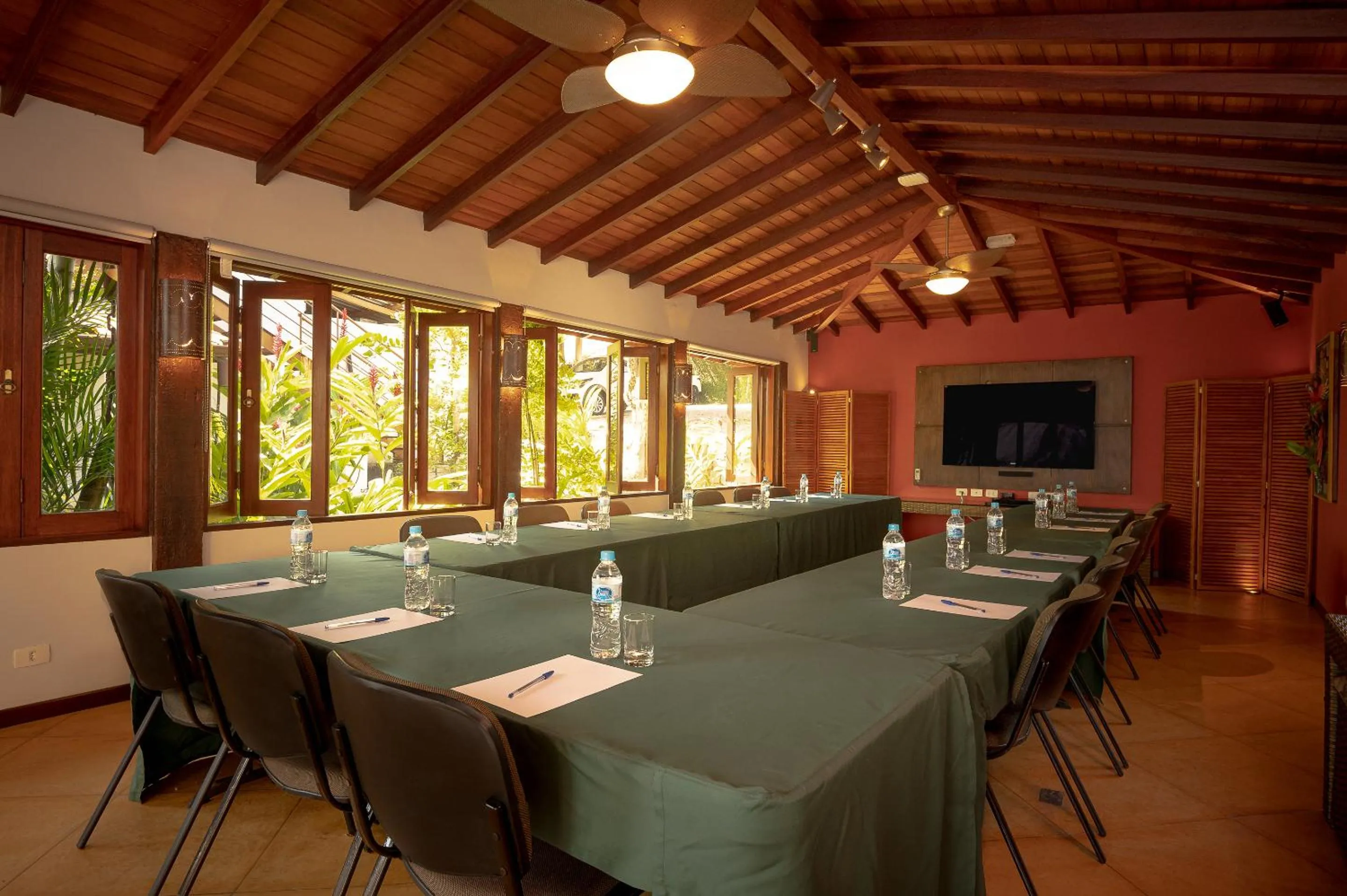 Business facilities in Porto Pacuíba Hotel