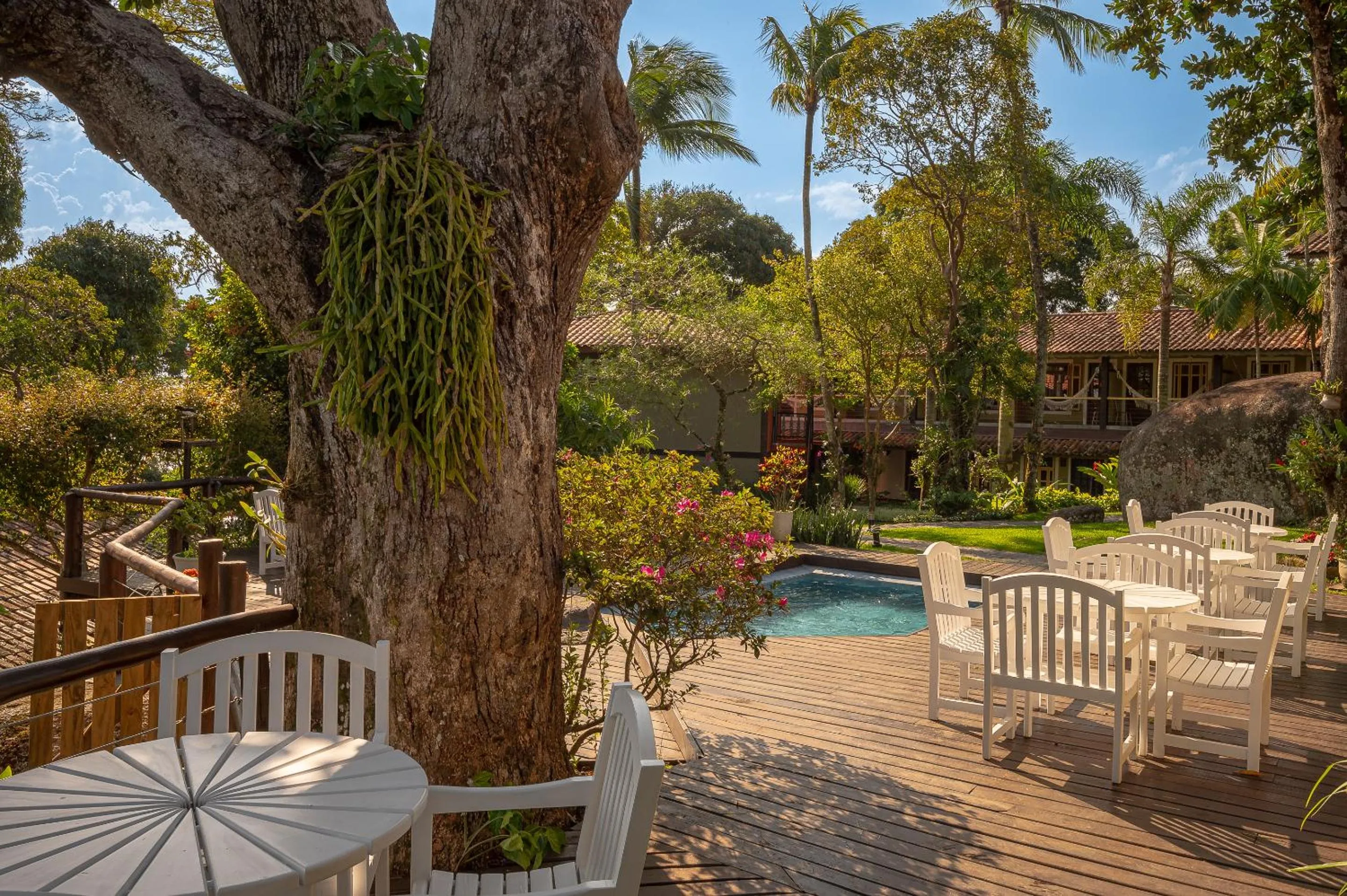 Garden view in Porto Pacuíba Hotel
