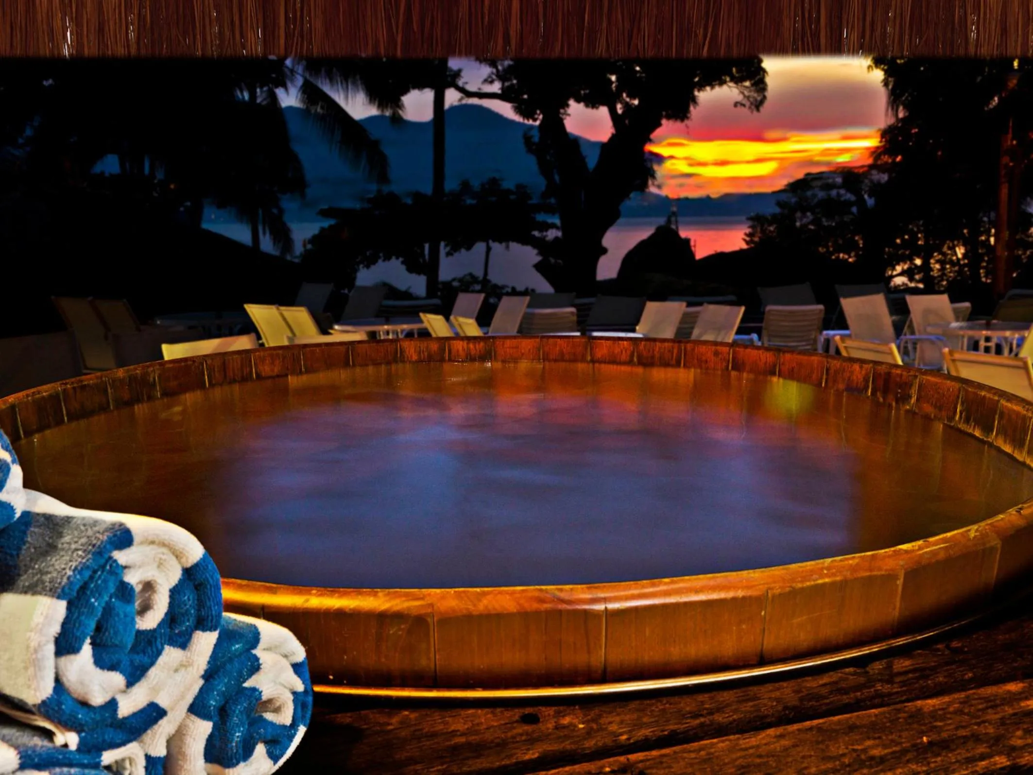 Swimming pool in Porto Pacuíba Hotel