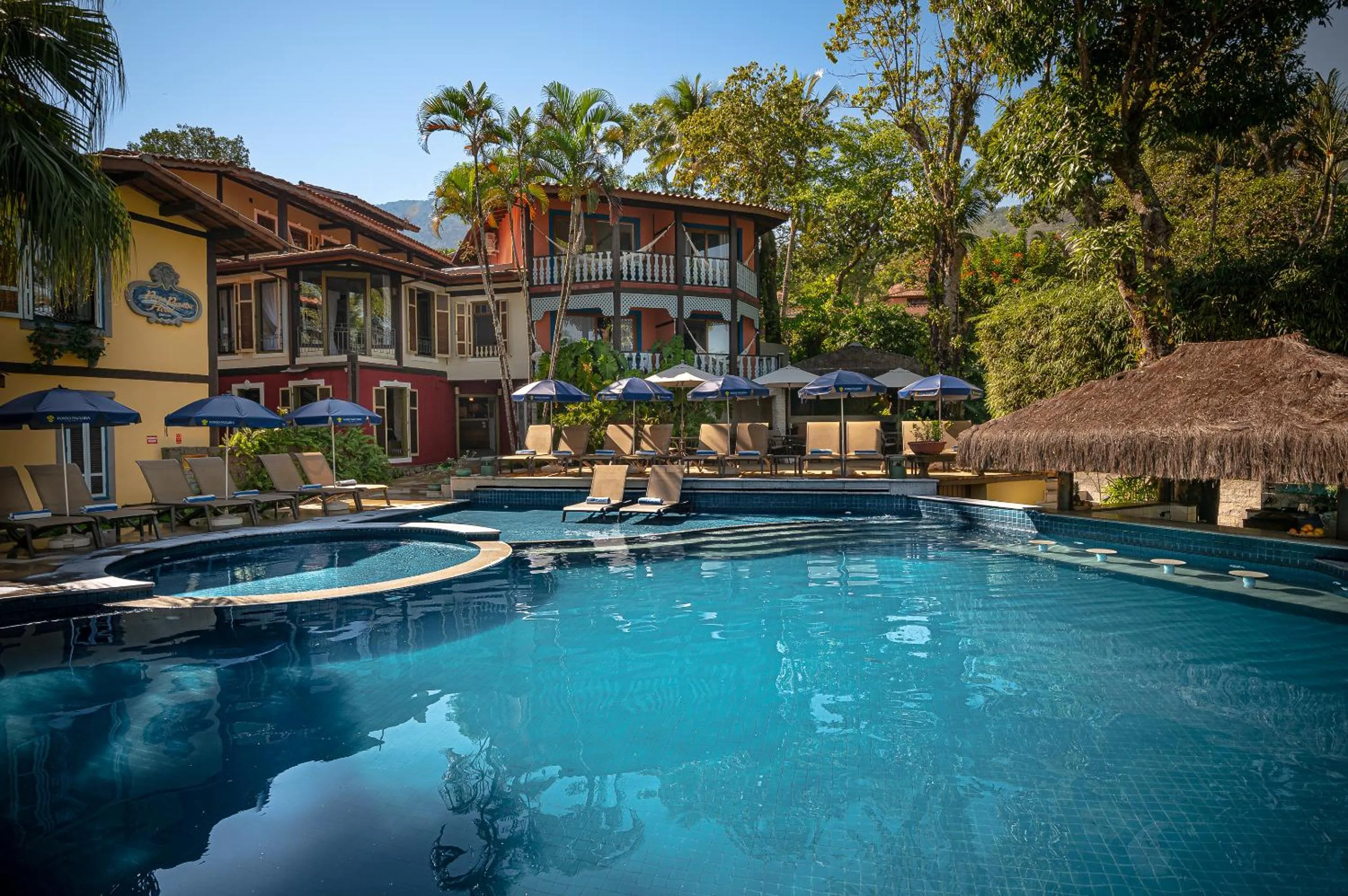 Swimming pool in Porto Pacuíba Hotel